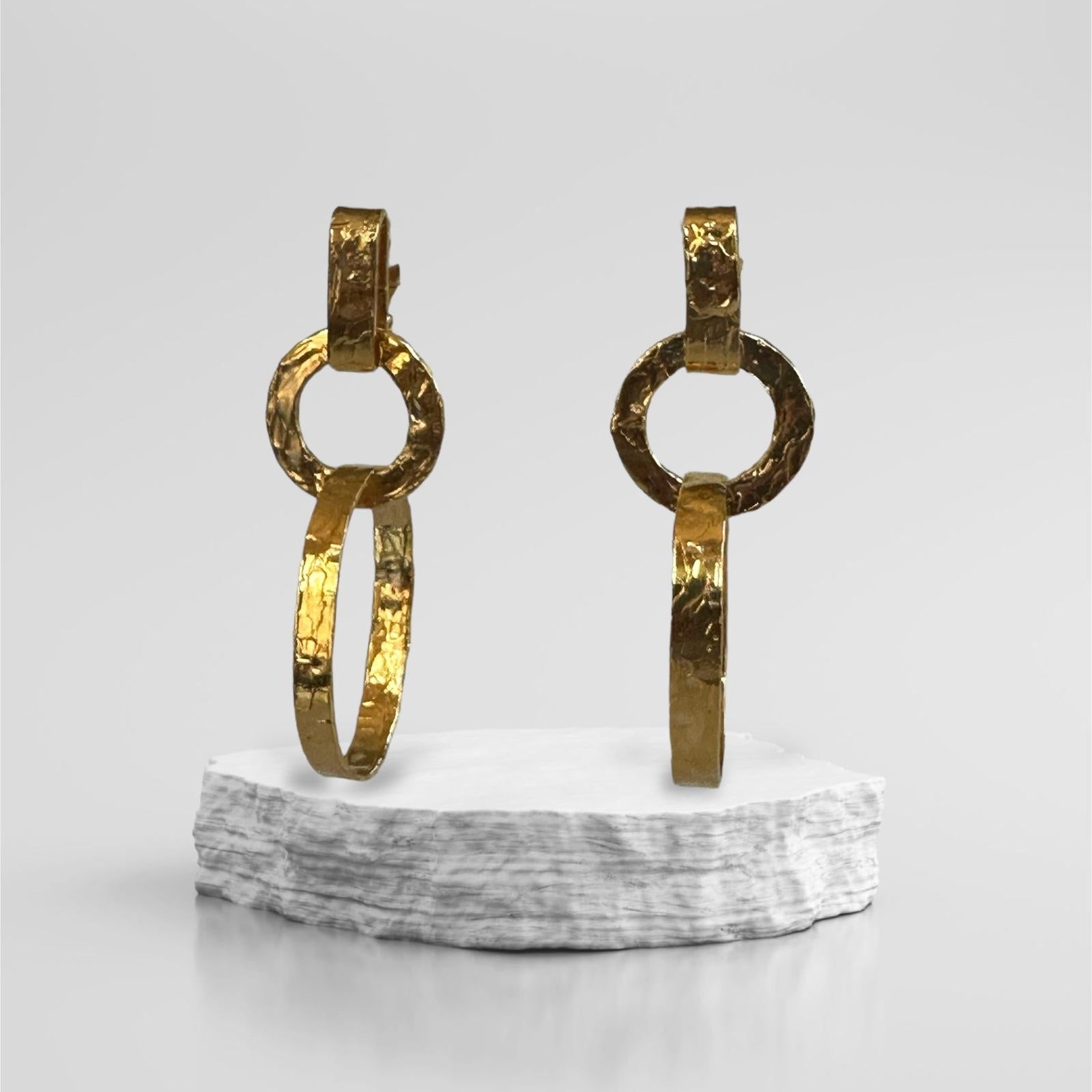Girocollo a doppio anello in bronzo dorato in vendita 2