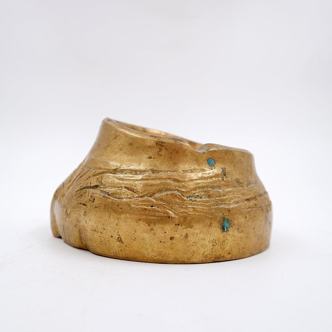 20ième siècle Cendrier pied d'éléphant en bronze doré 1970 en vente