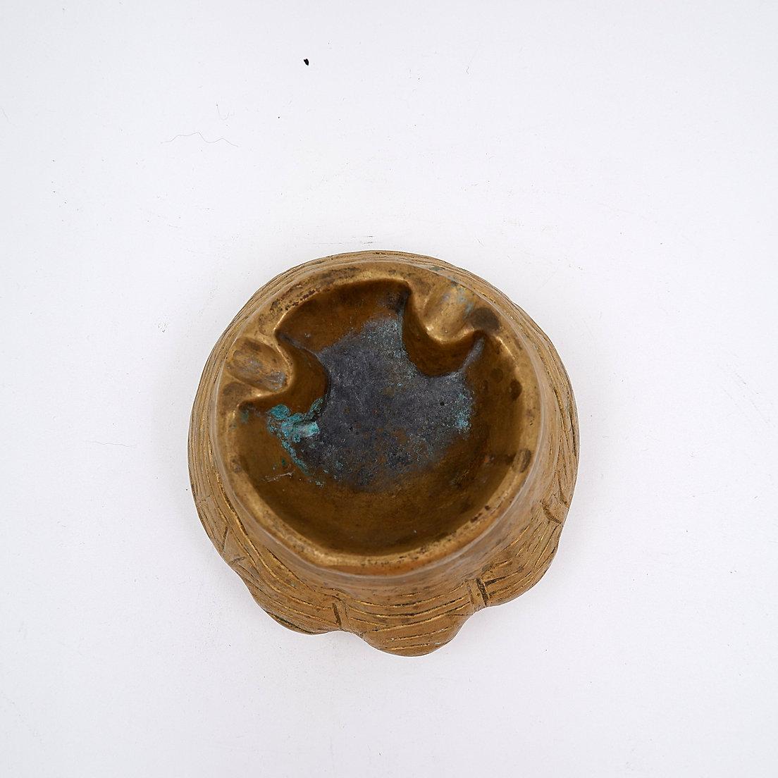 Bronze Cendrier pied d'éléphant en bronze doré 1970 en vente