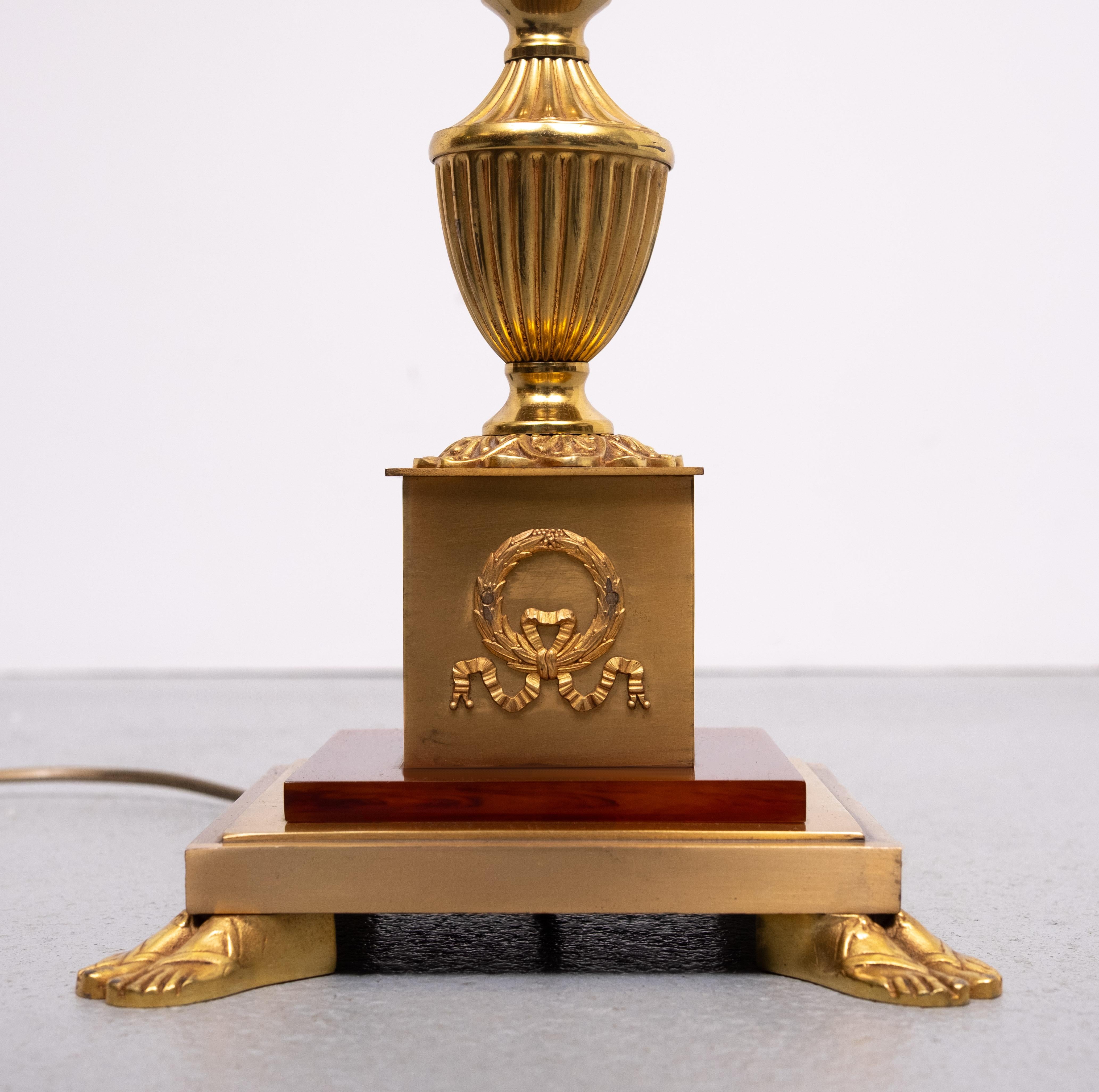 Lámpara de pie Imperio de bronce dorado  Francia Años 50 Francés en venta
