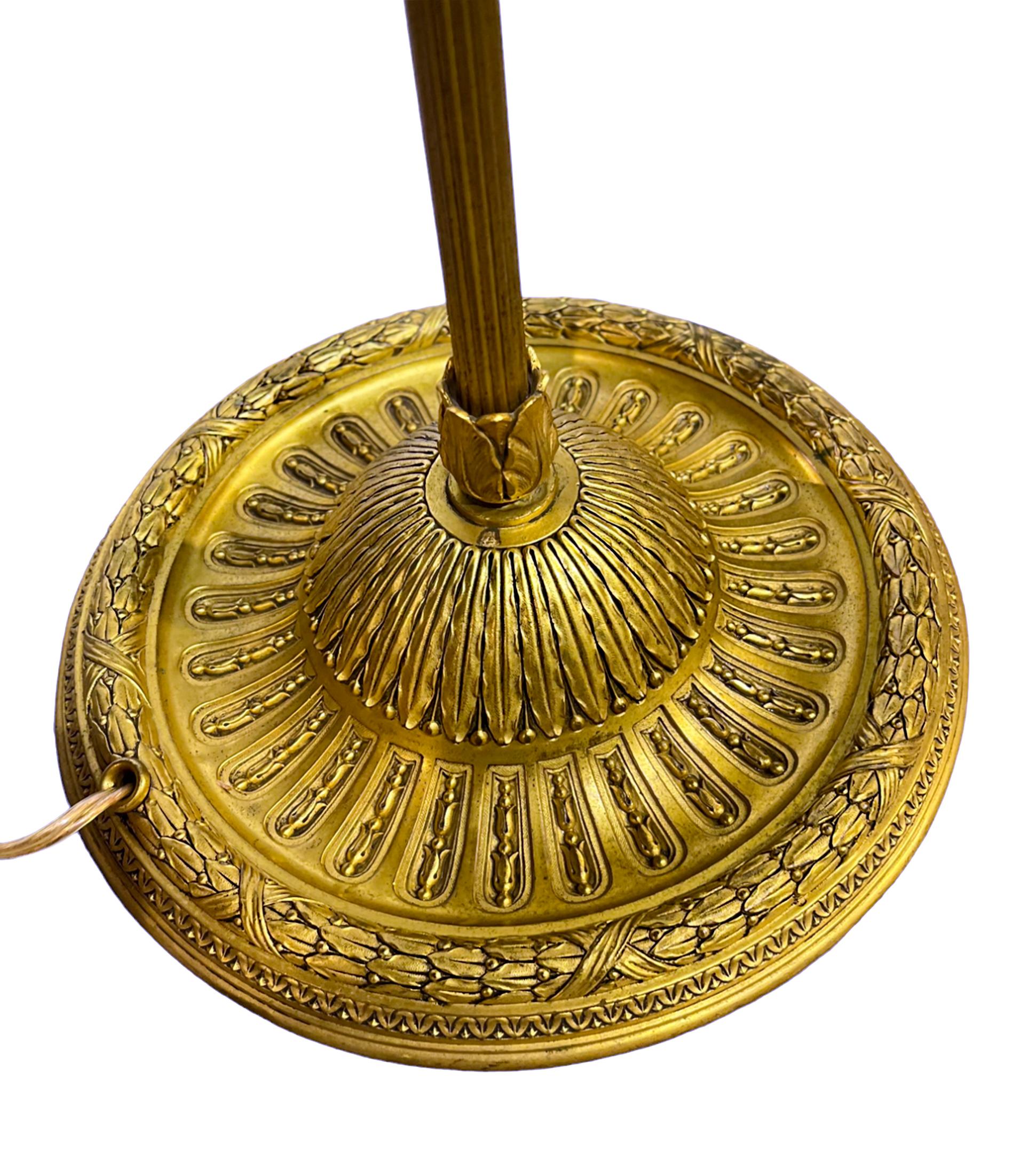 Stehlampe aus vergoldeter Bronze von Edward F. Caldwell & Co (amerikanisch) im Angebot