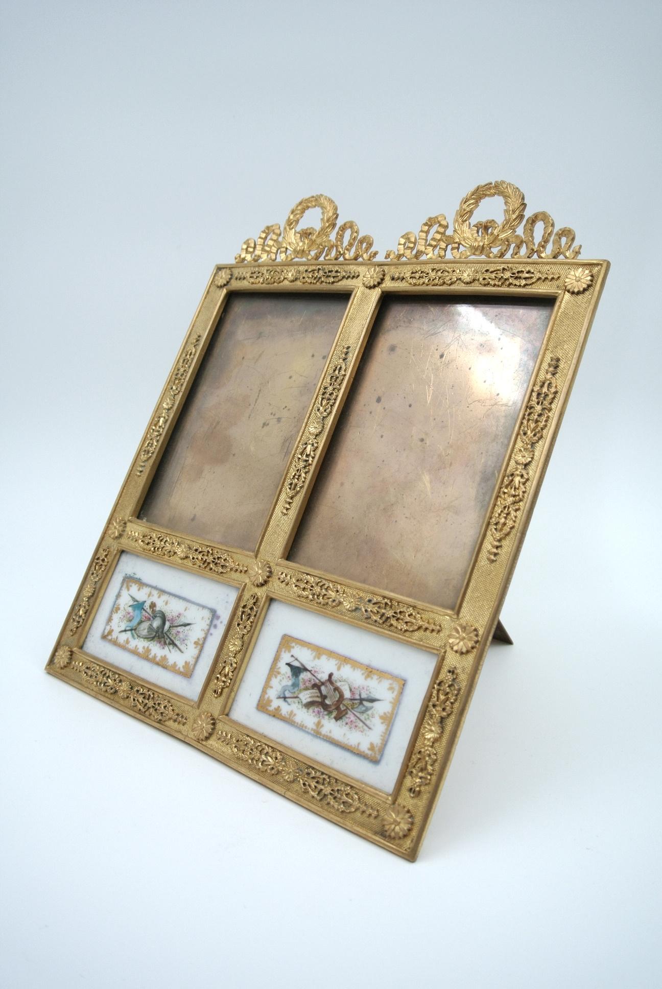 Gilded Bronze Frame and Painted Porcelain Plaque In Good Condition In Saint-Ouen, FR