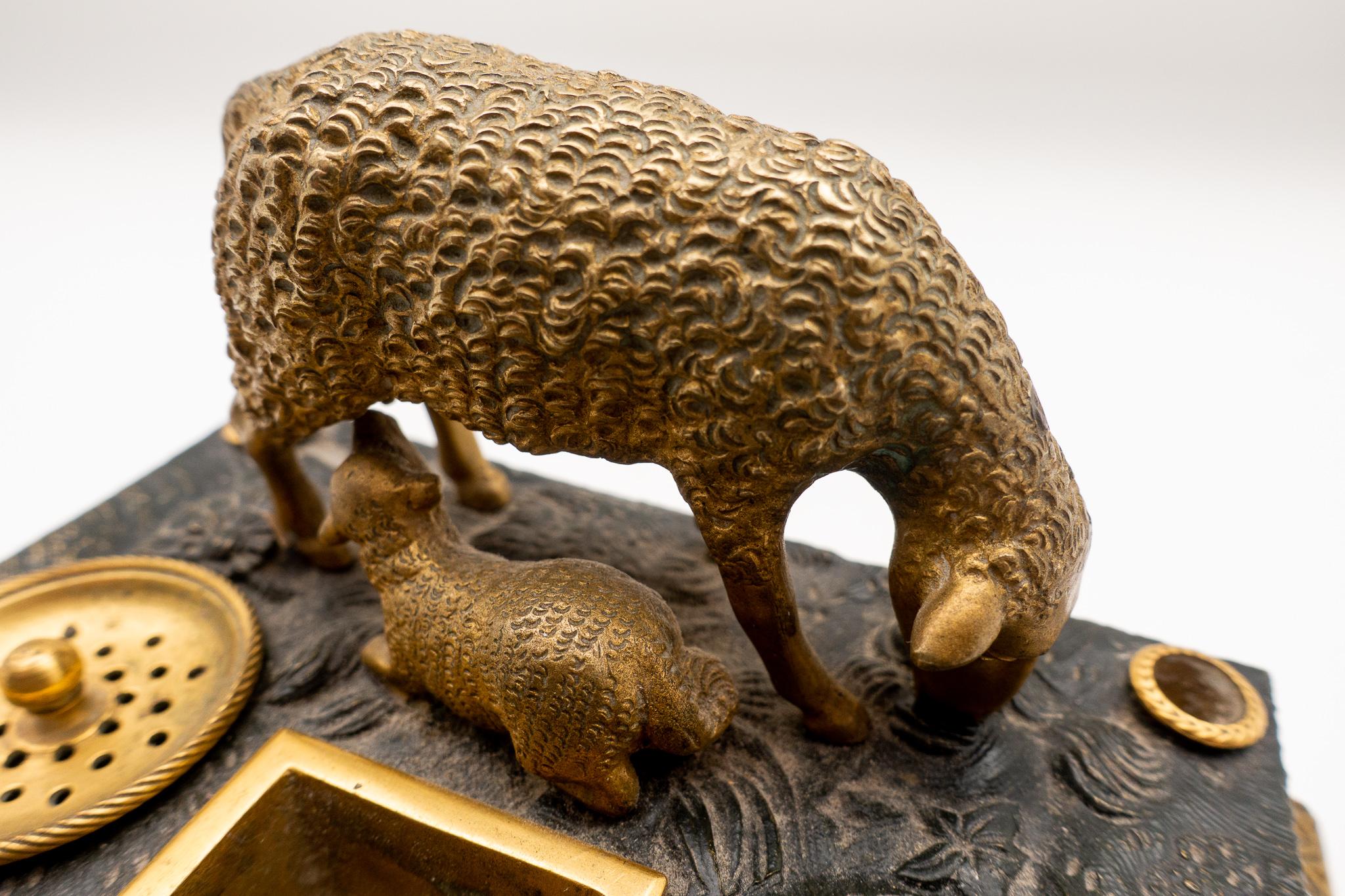 Gilded Bronze French Inkwell of and Sheep and Its Lamb, Early 19th Century In Good Condition In New York, NY