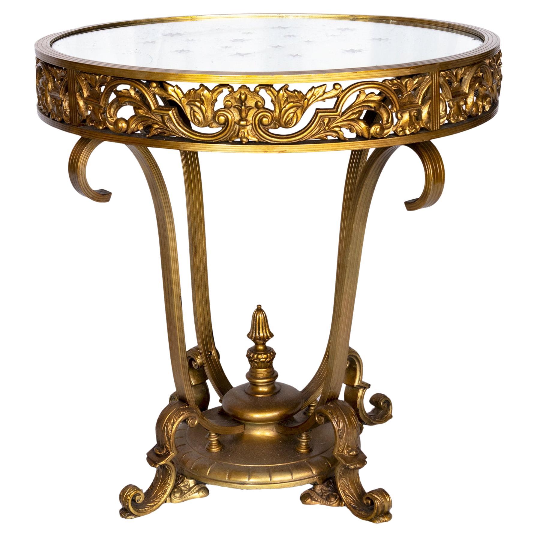 Mesa de cristal de bronce dorado Luis XV, (Siglo XX )
