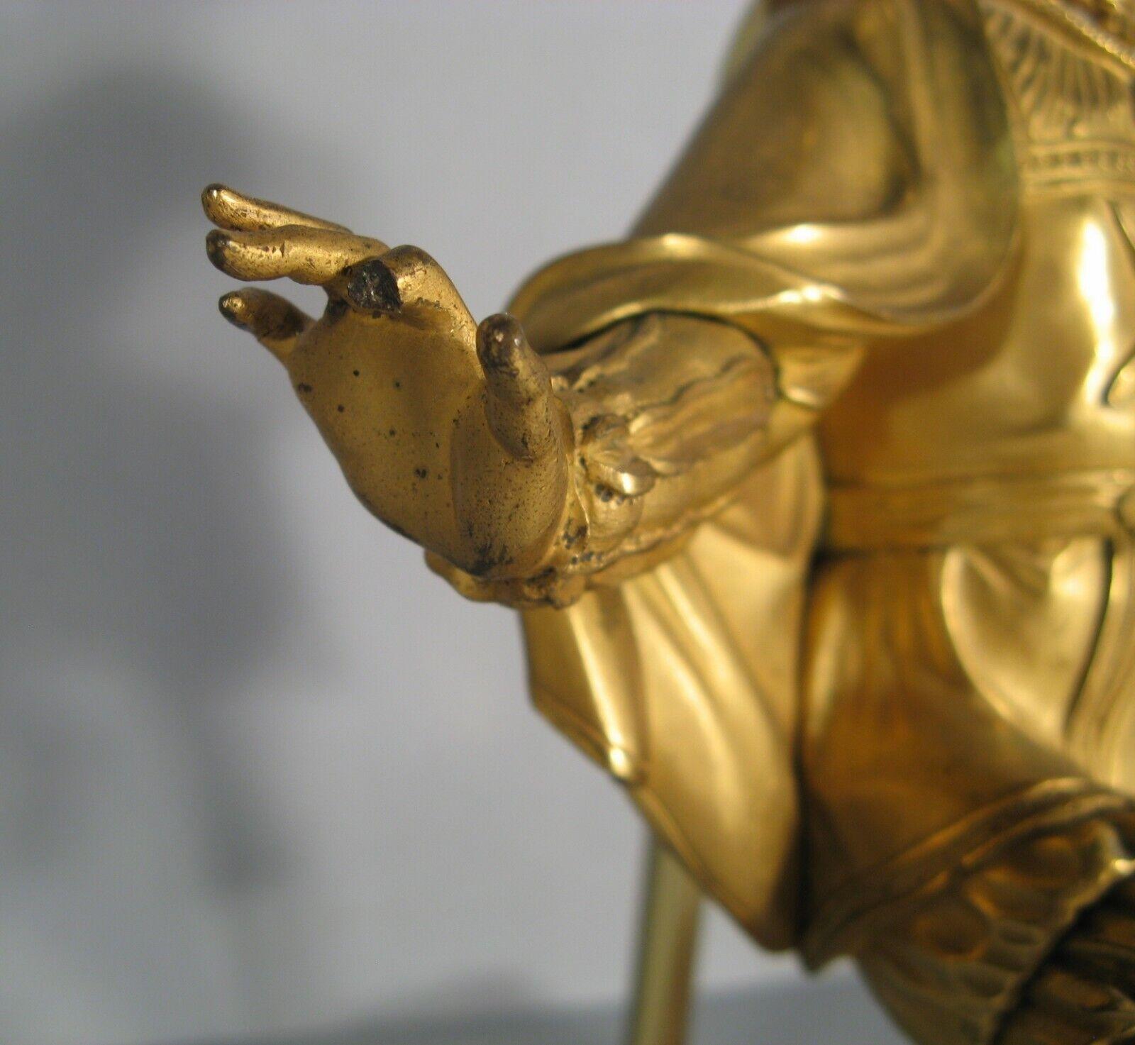 Lámpara de bronce dorado con figura de caballero renacentista - Finales S. XIX - 1Y150 5