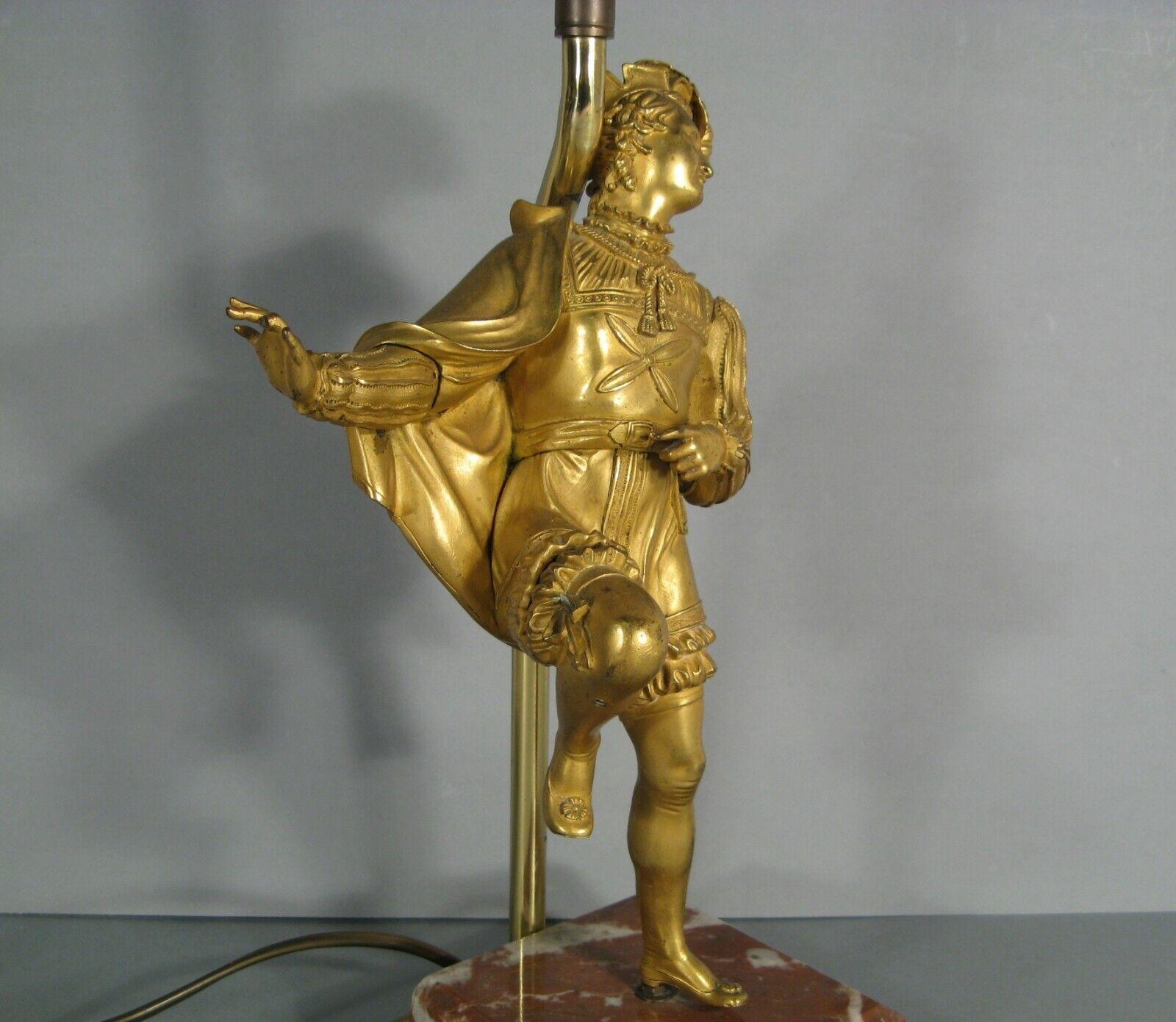 Lámpara de bronce dorado con figura de caballero renacentista - Finales S. XIX - 1Y150 en Bueno Estado en Bordeaux, FR