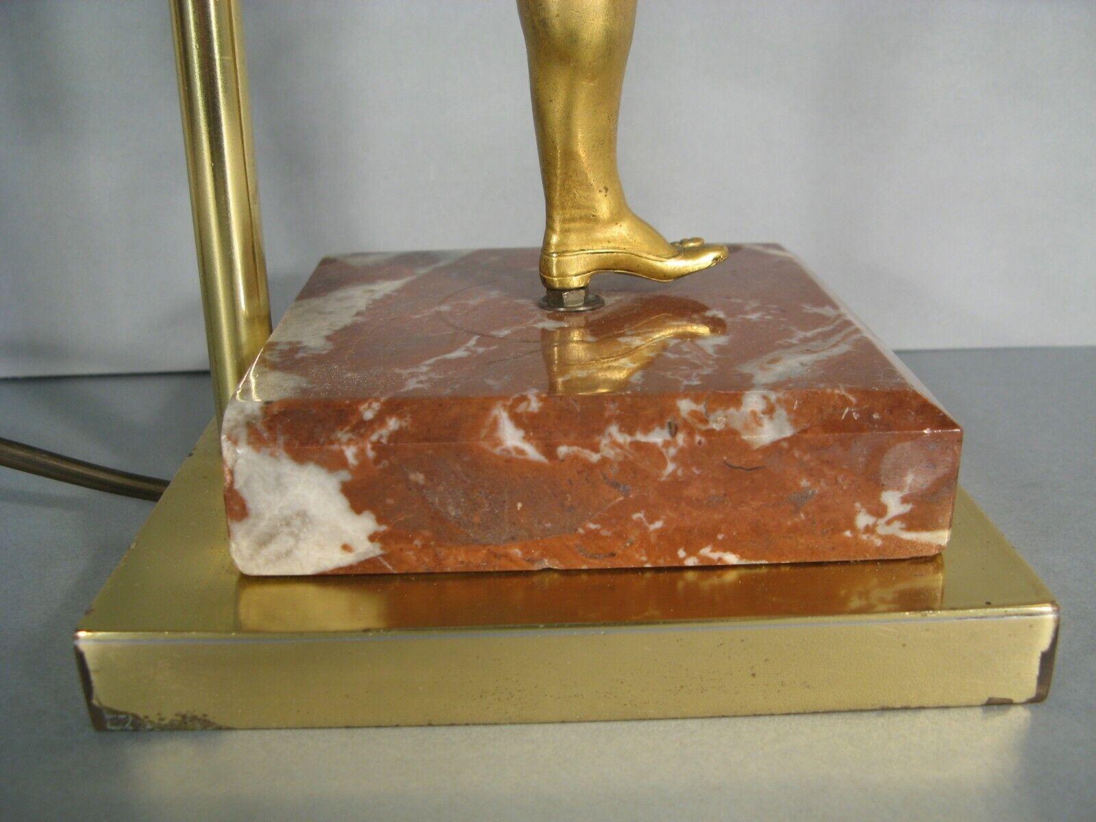 Lámpara de bronce dorado con figura de caballero renacentista - Finales S. XIX - 1Y150 siglo XIX