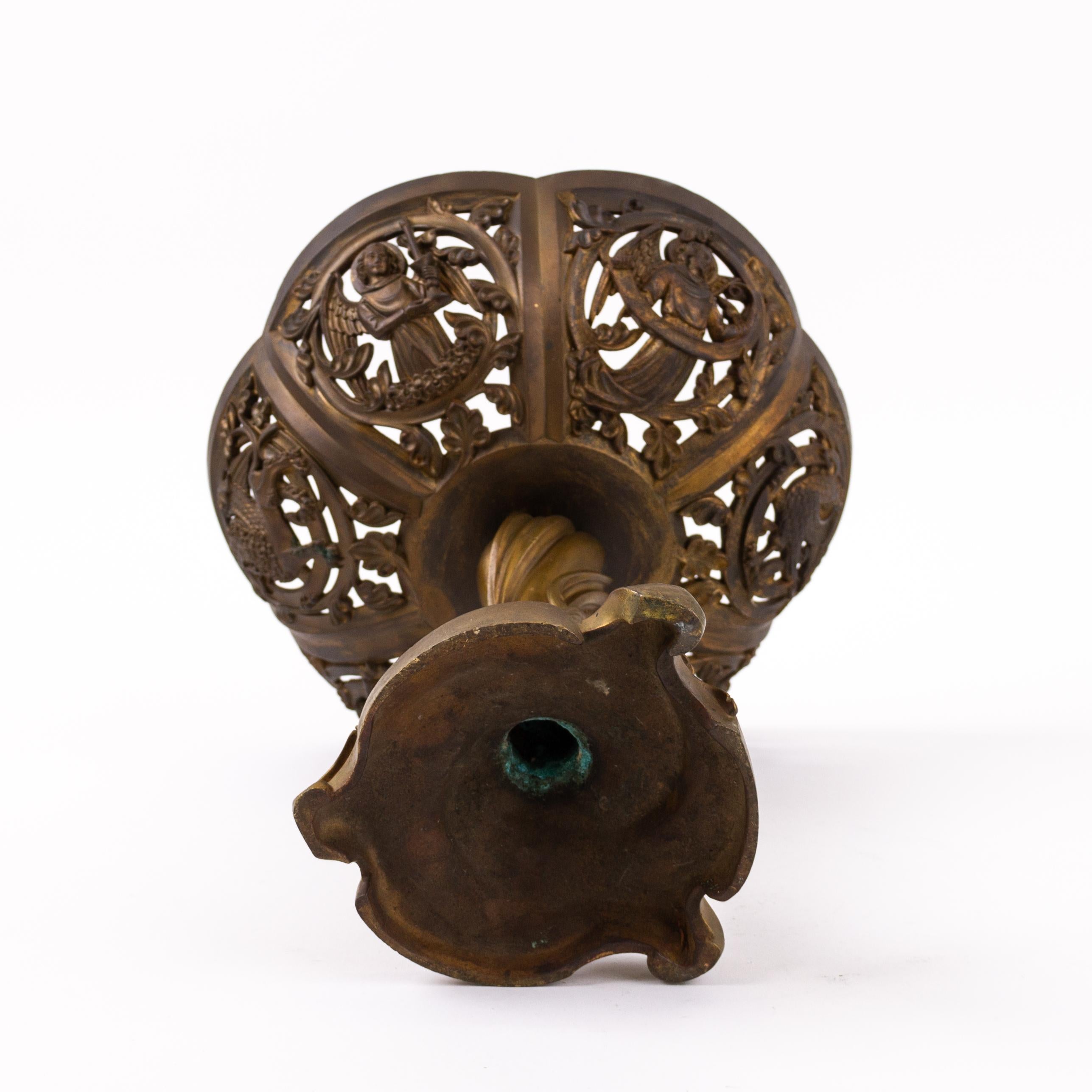 Les Saints Tazza religieux en bronze doré 19ème siècle en vente 5