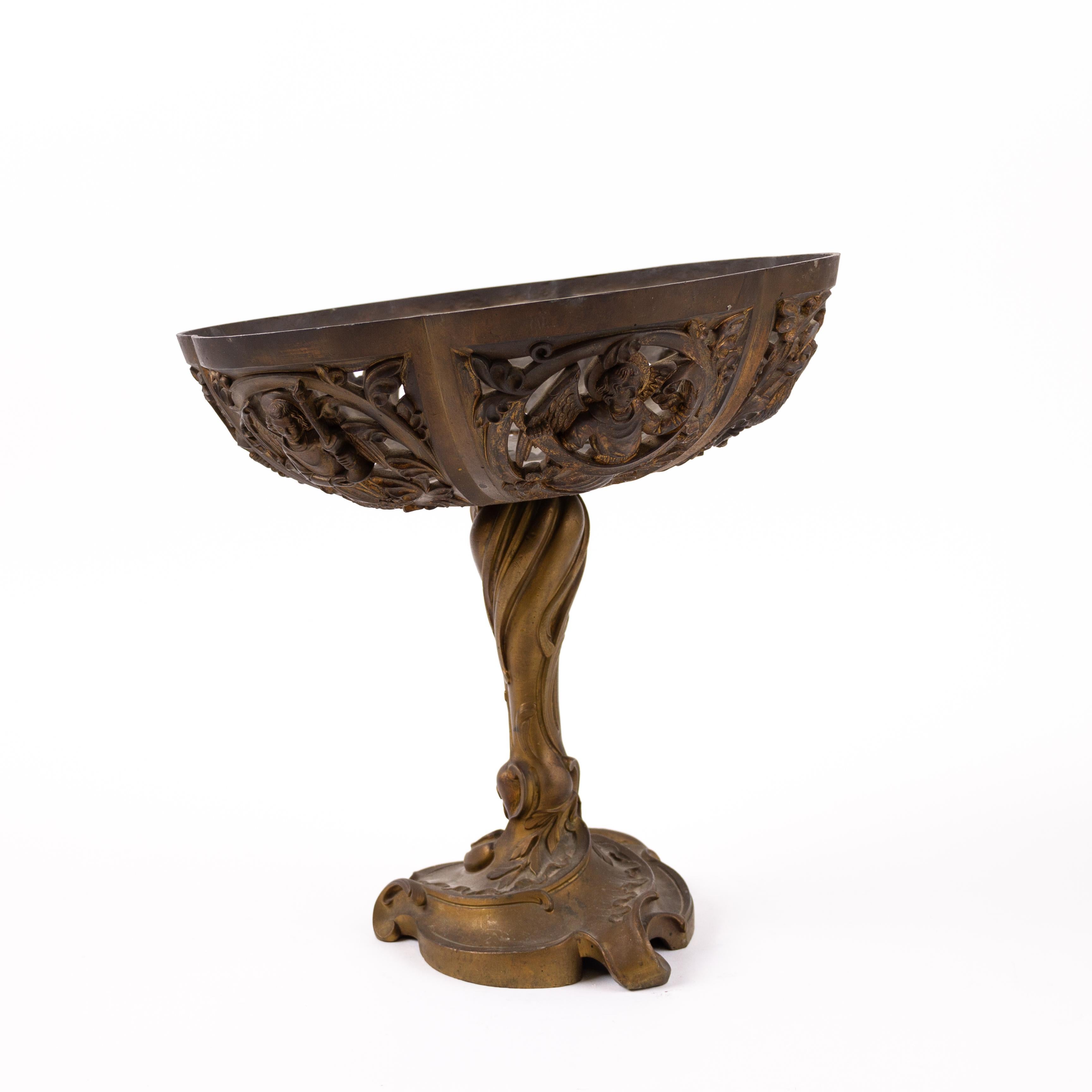 XIXe siècle Les Saints Tazza religieux en bronze doré 19ème siècle en vente