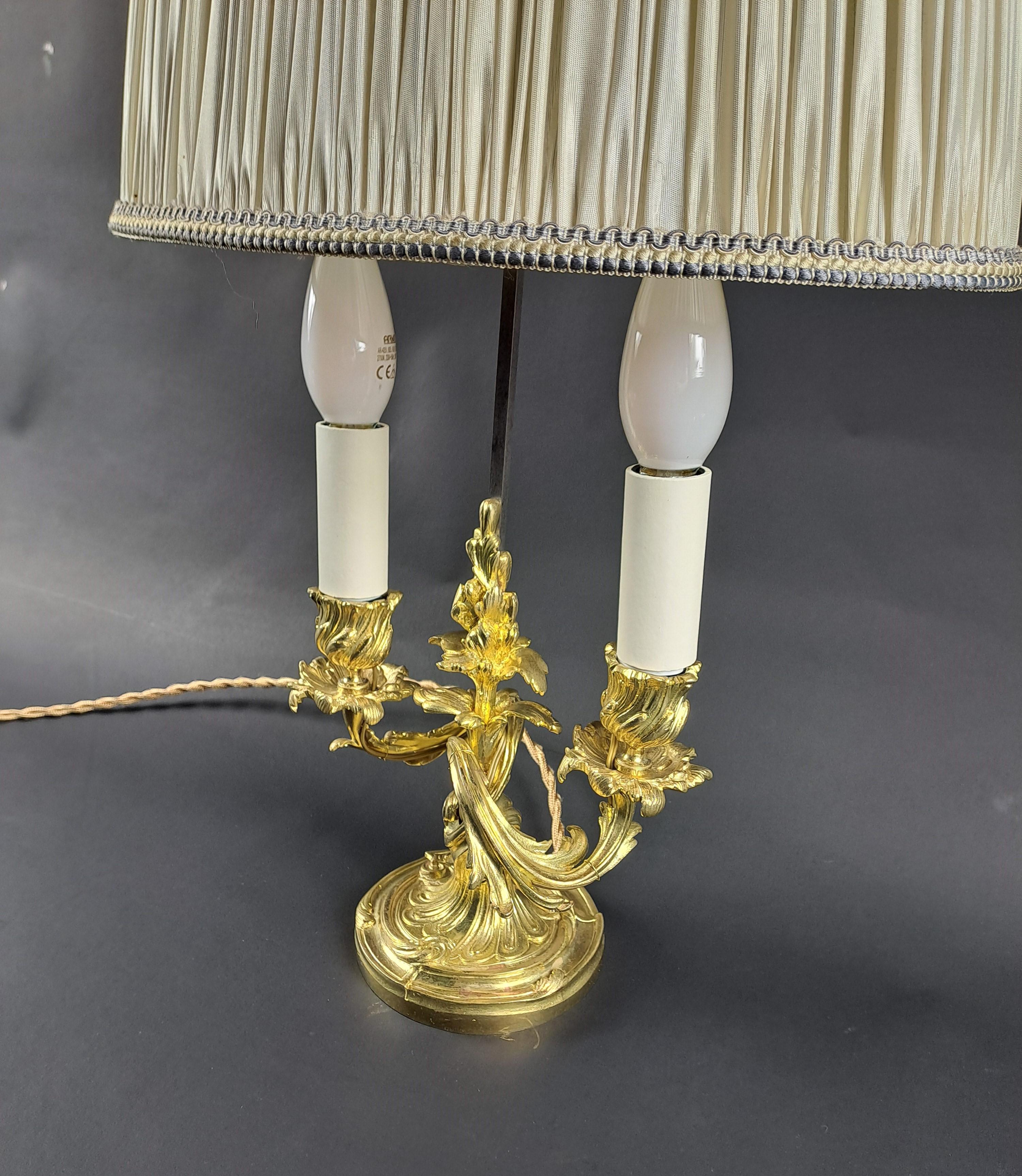 Gilded Bronze Rocaille Lamp In Good Condition For Sale In BARSAC, FR