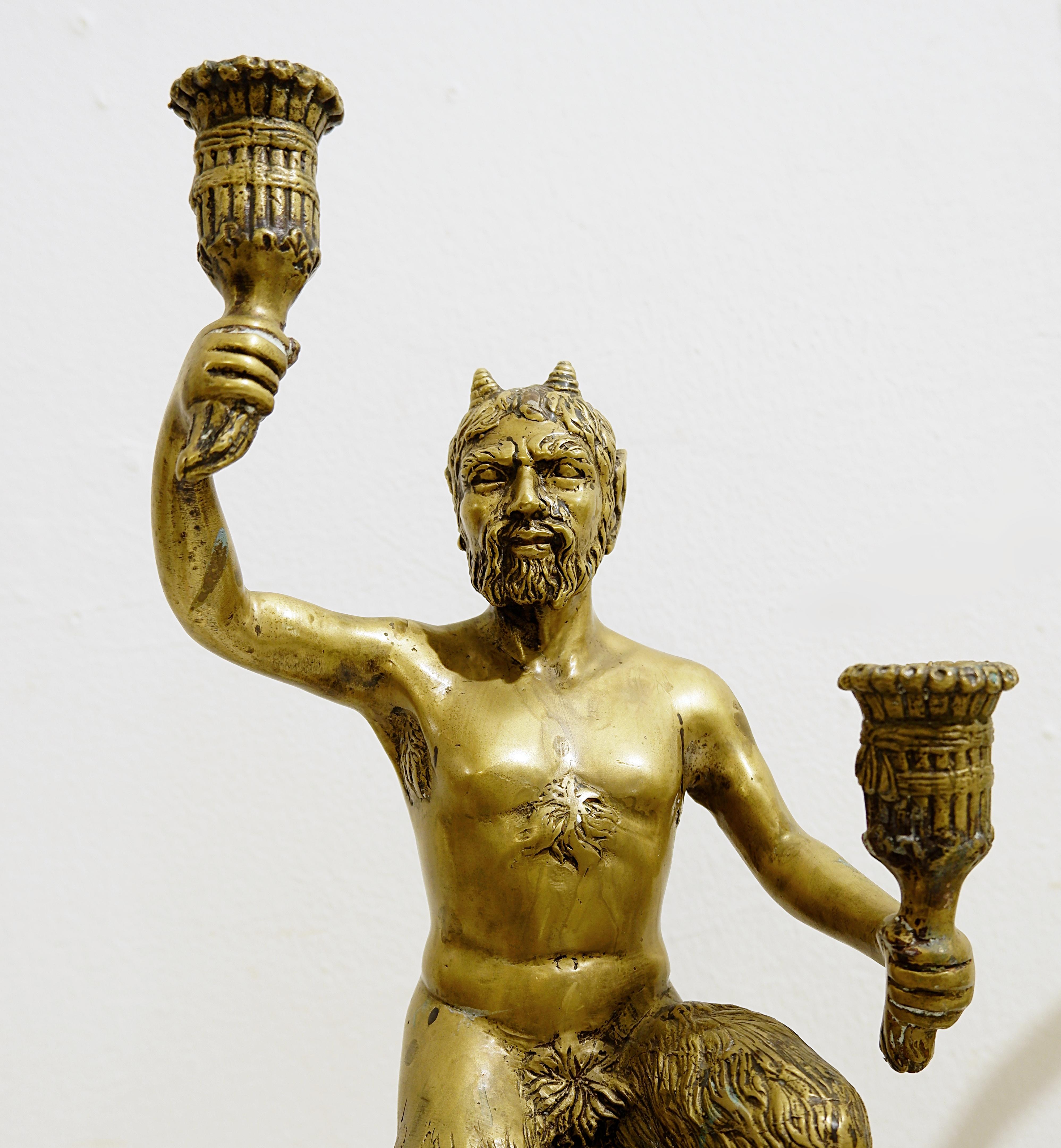 vergoldete bronze satyr paar kerzenhalter im Angebot 11
