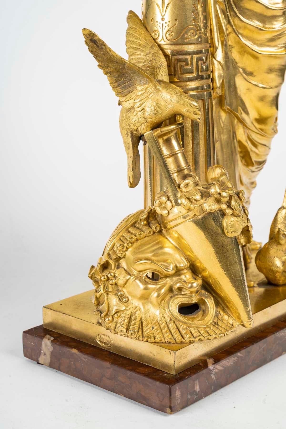 Doré Sculpture de Pandora en bronze doré, période Napoléon III, XIXe siècle.
