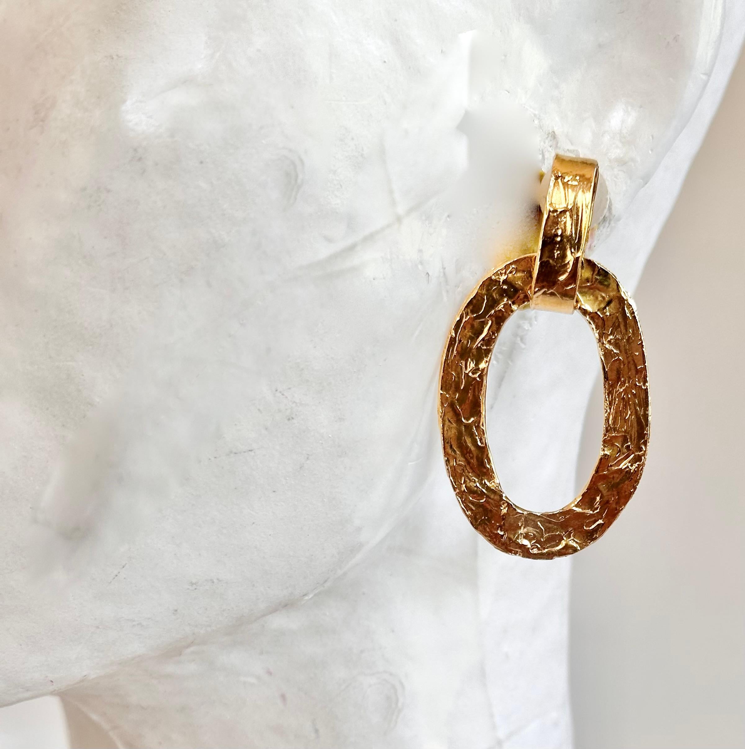 Gilded Bronze Single Loop Clip Earrings In New Condition For Sale In Virginia Beach, VA