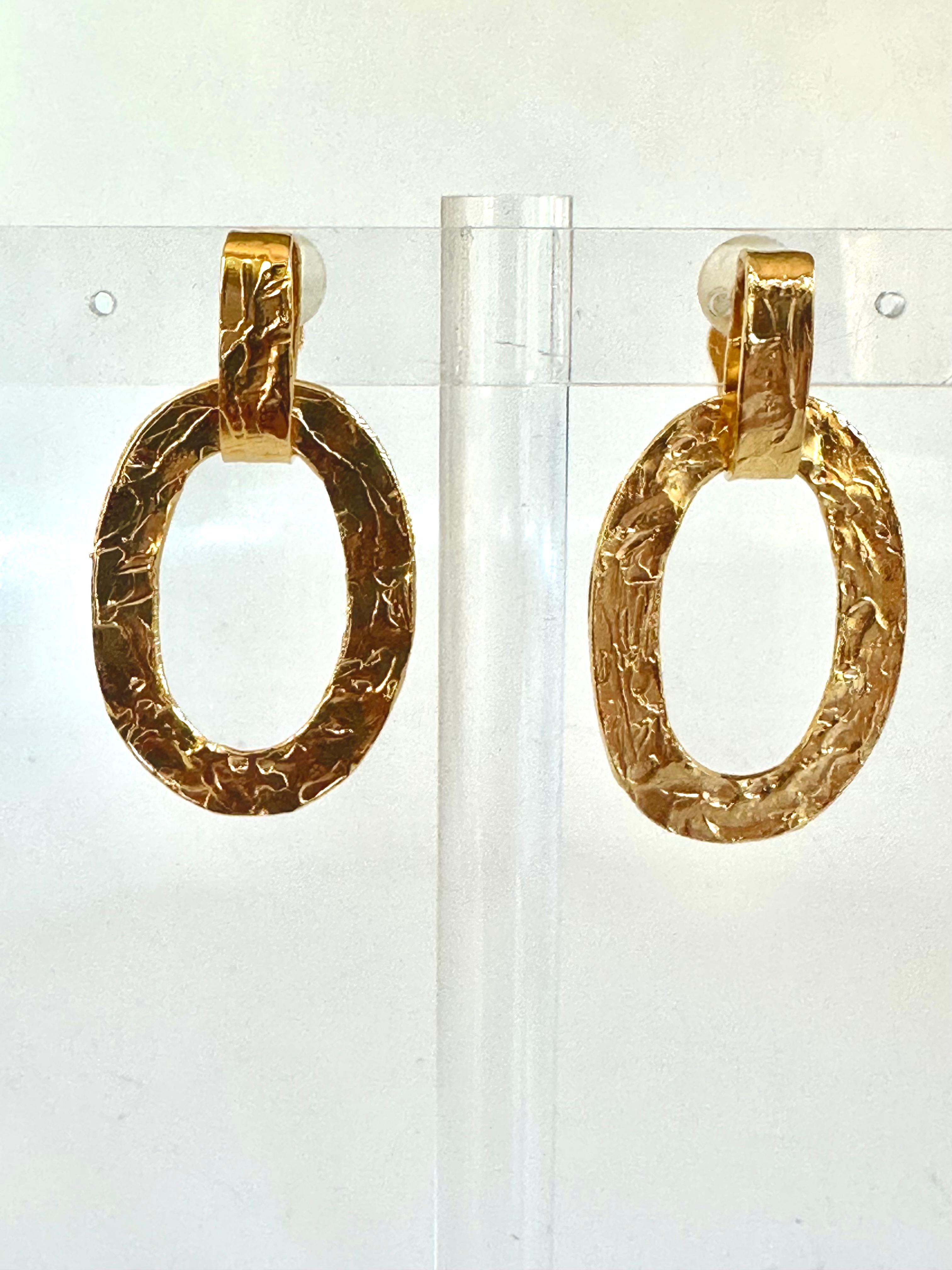 Gilded Bronze Single Loop Clip Earrings For Sale 1