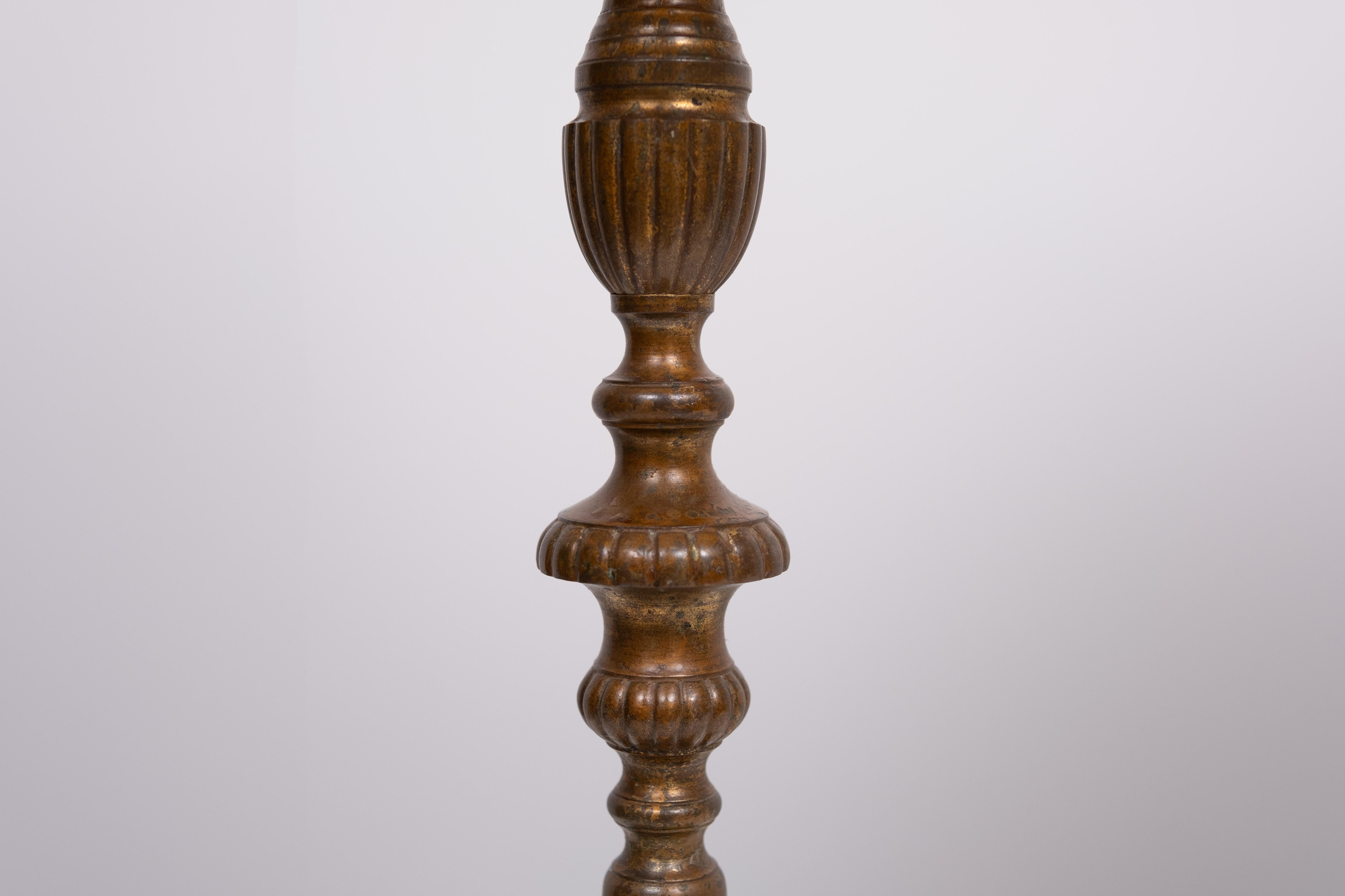 Lámparas de mesa de bronce dorado con pantallas Francia años 1880 Fines del siglo XIX en venta
