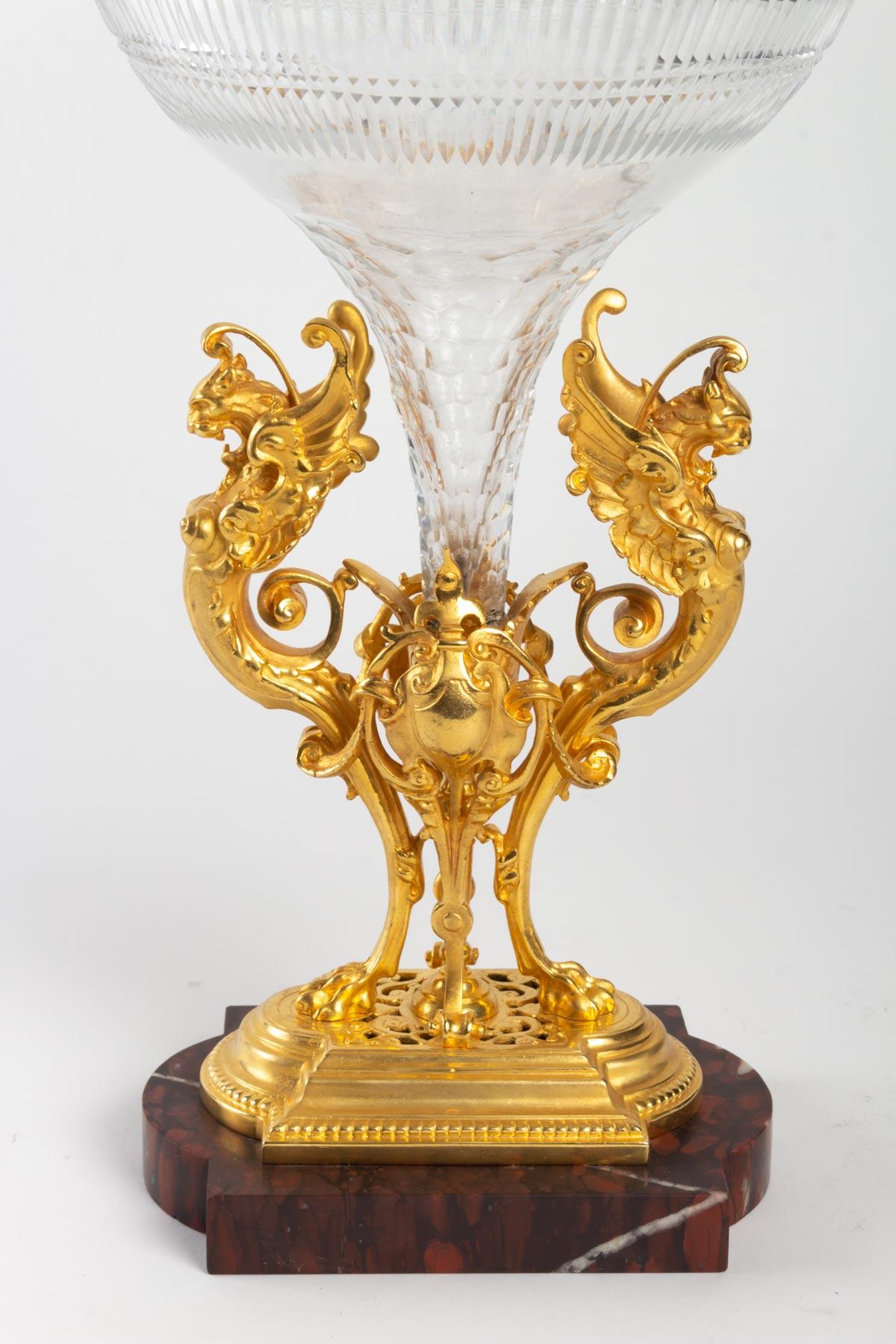 Gilded bronze vase, Griotte marble and crystal with chimera decoration, 19th century, Napoleone III period.

Measures: H 37 cm, W 20 cm, D 20 cm.
  