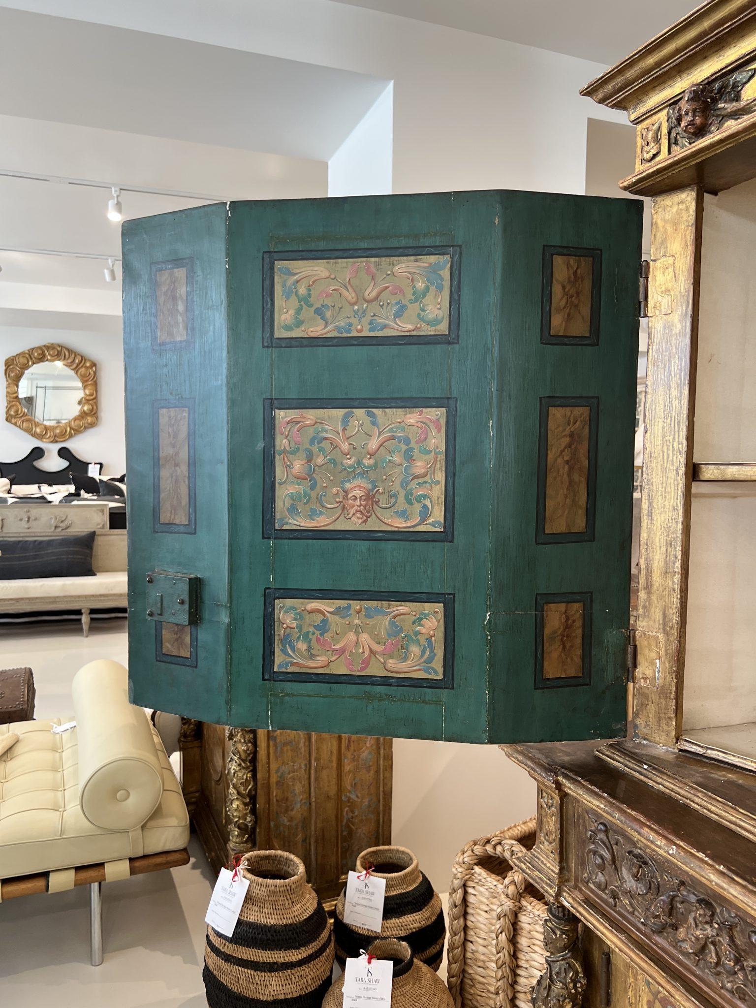 18th Century and Earlier Gilded Cabinet, 18th Century For Sale