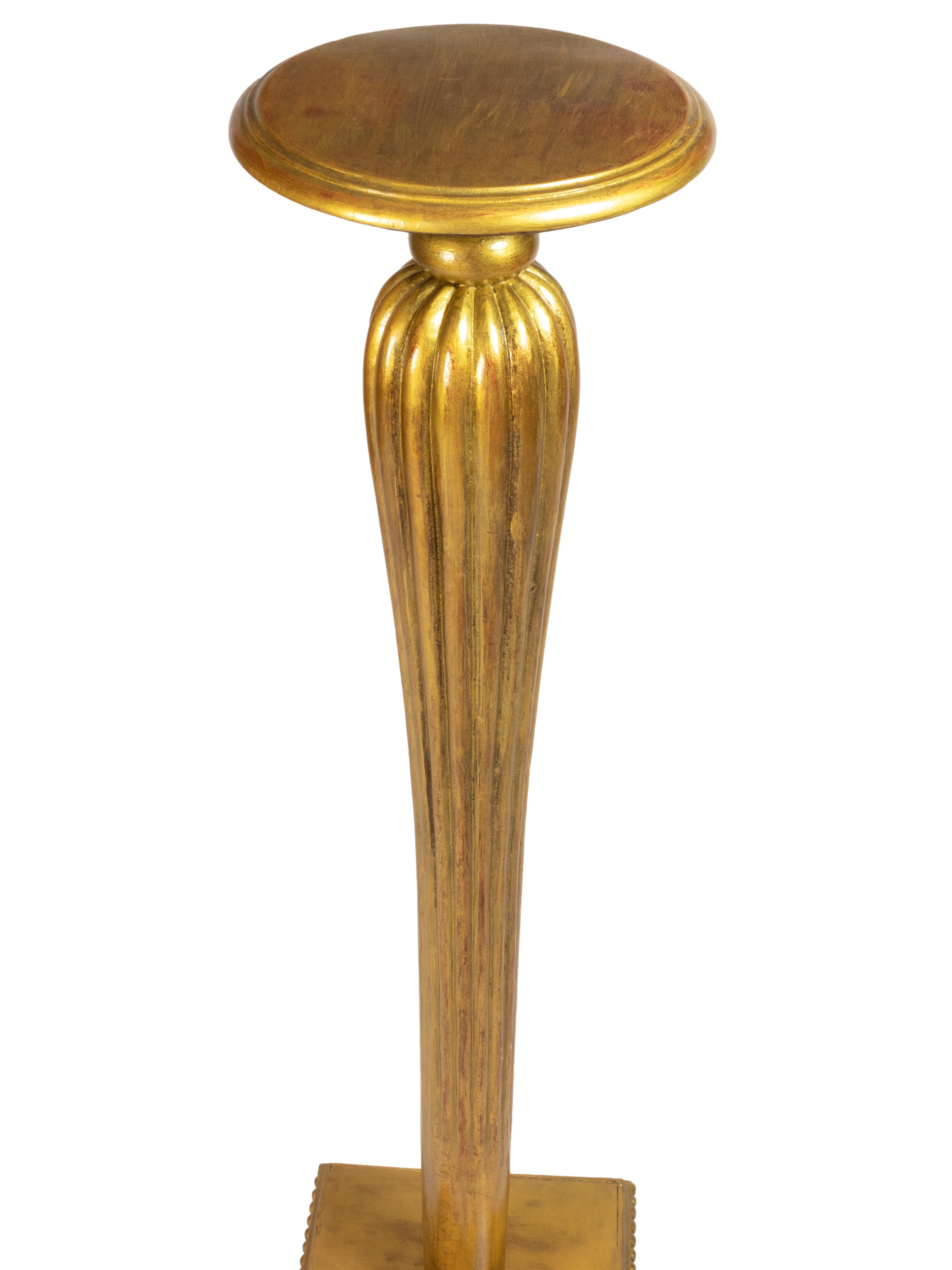 Empire Colonne / Pedestal classique en bois doré, 20e siècle en vente
