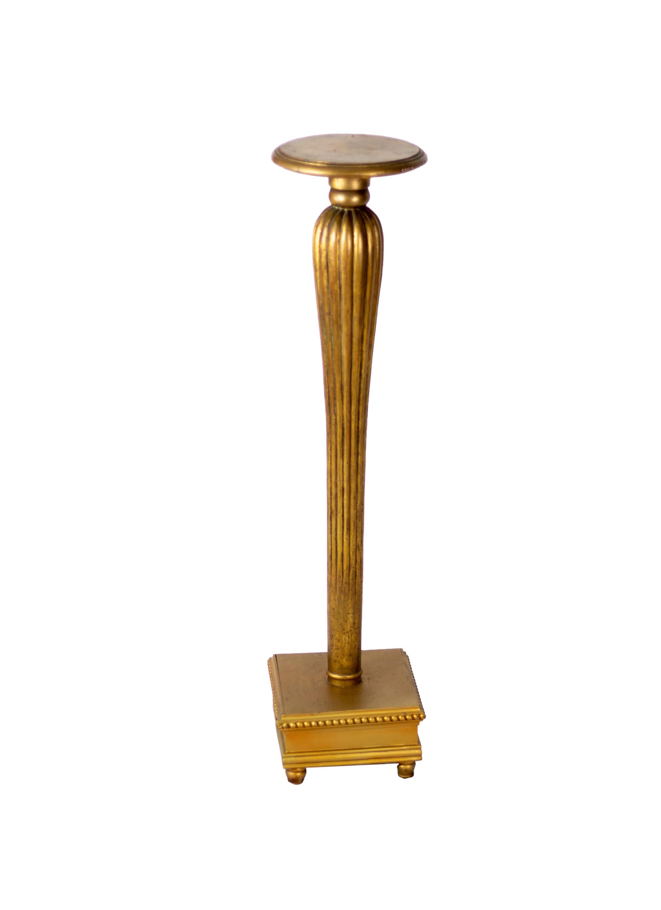 Stile impero Piedistallo a colonna classico in legno dorato, XX secolo in vendita