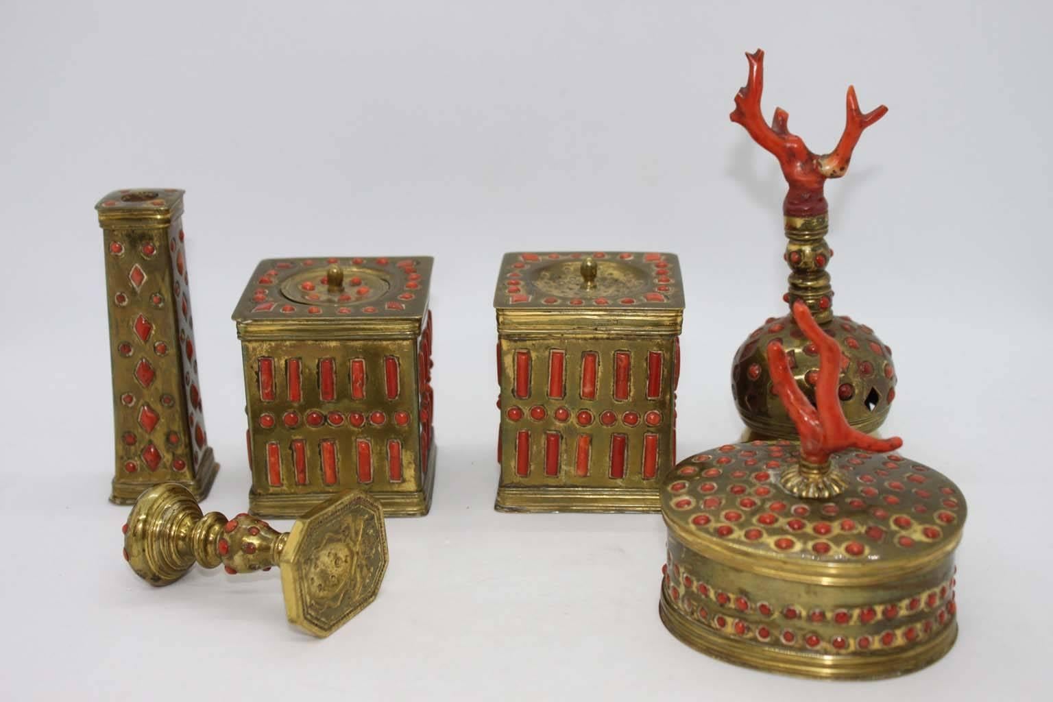 Gilded Copper and Coral Desk Set, Trapani, 17th Century In Good Condition For Sale In Marseille, FR