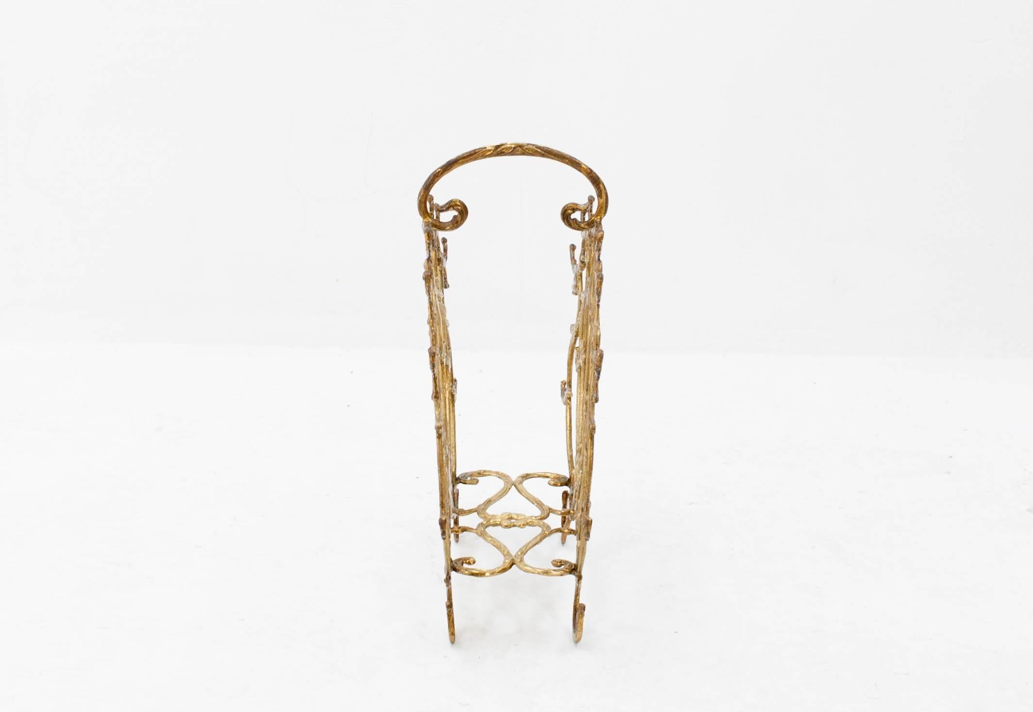 Gilded Copper Rococo Magazine Rack In Good Condition For Sale In Den Haag, NL