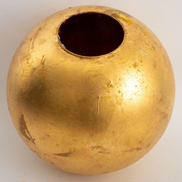 Gilded Decorative Sphere In Good Condition For Sale In New York, NY