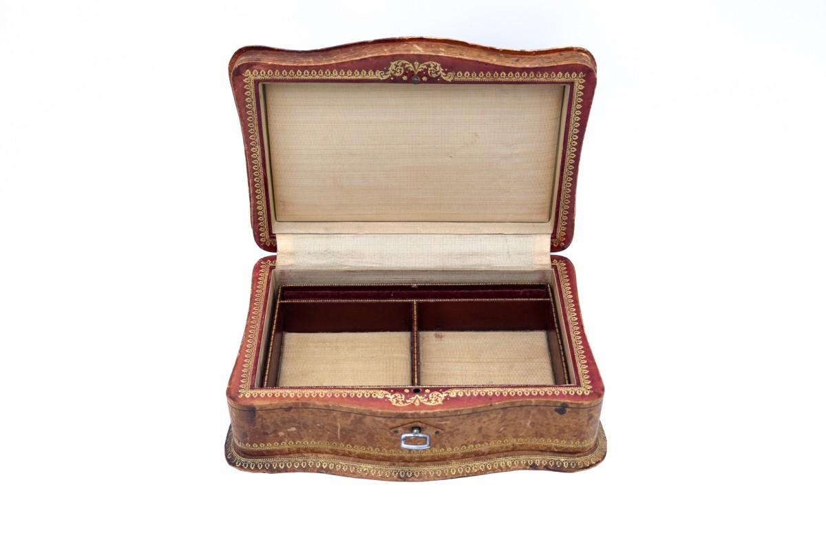 Gilded Embossed Antique French Leather Jewelry Box Art Nouveau en venta