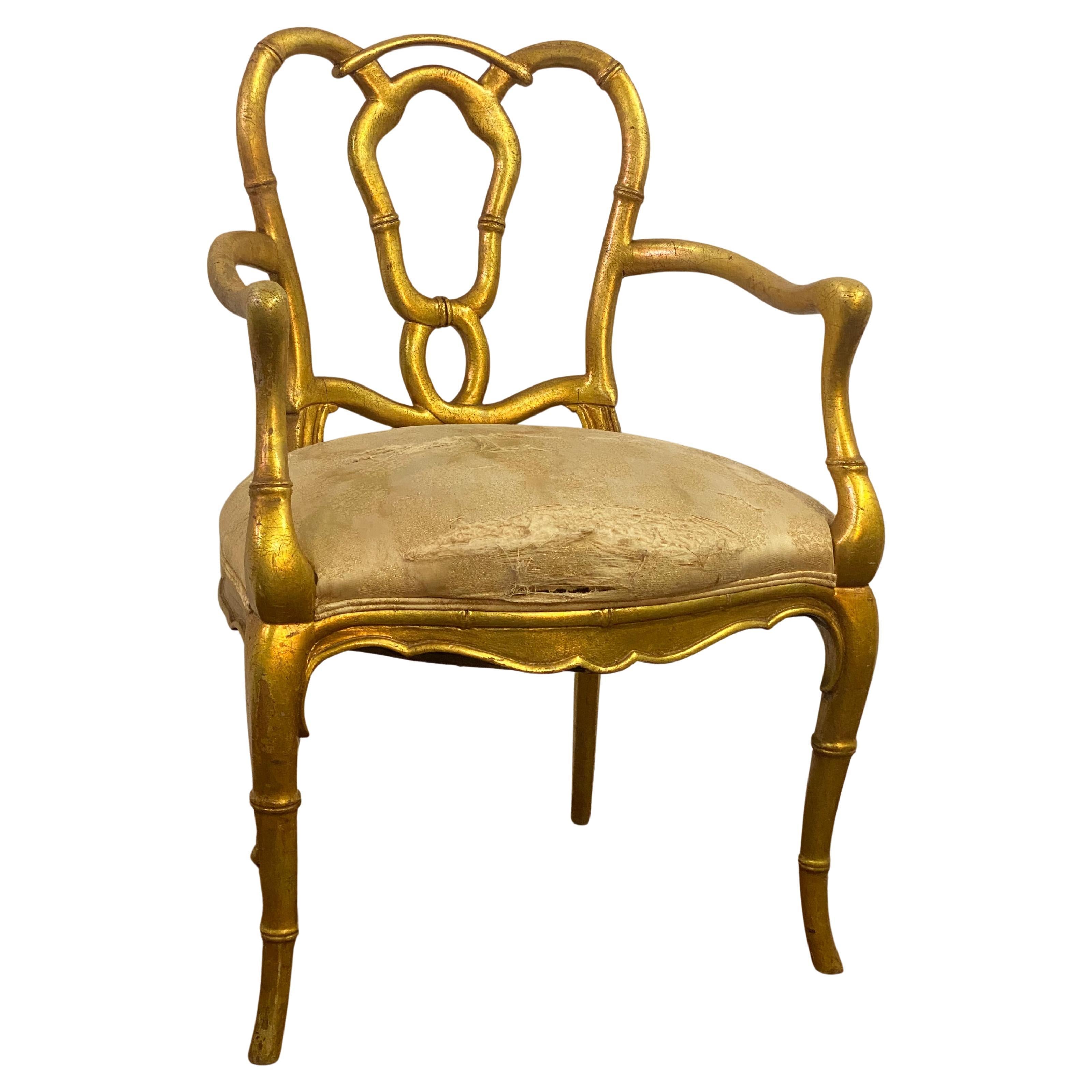 Vergoldeter Hollywood-Regency-Sessel aus Bambusimitat im Angebot