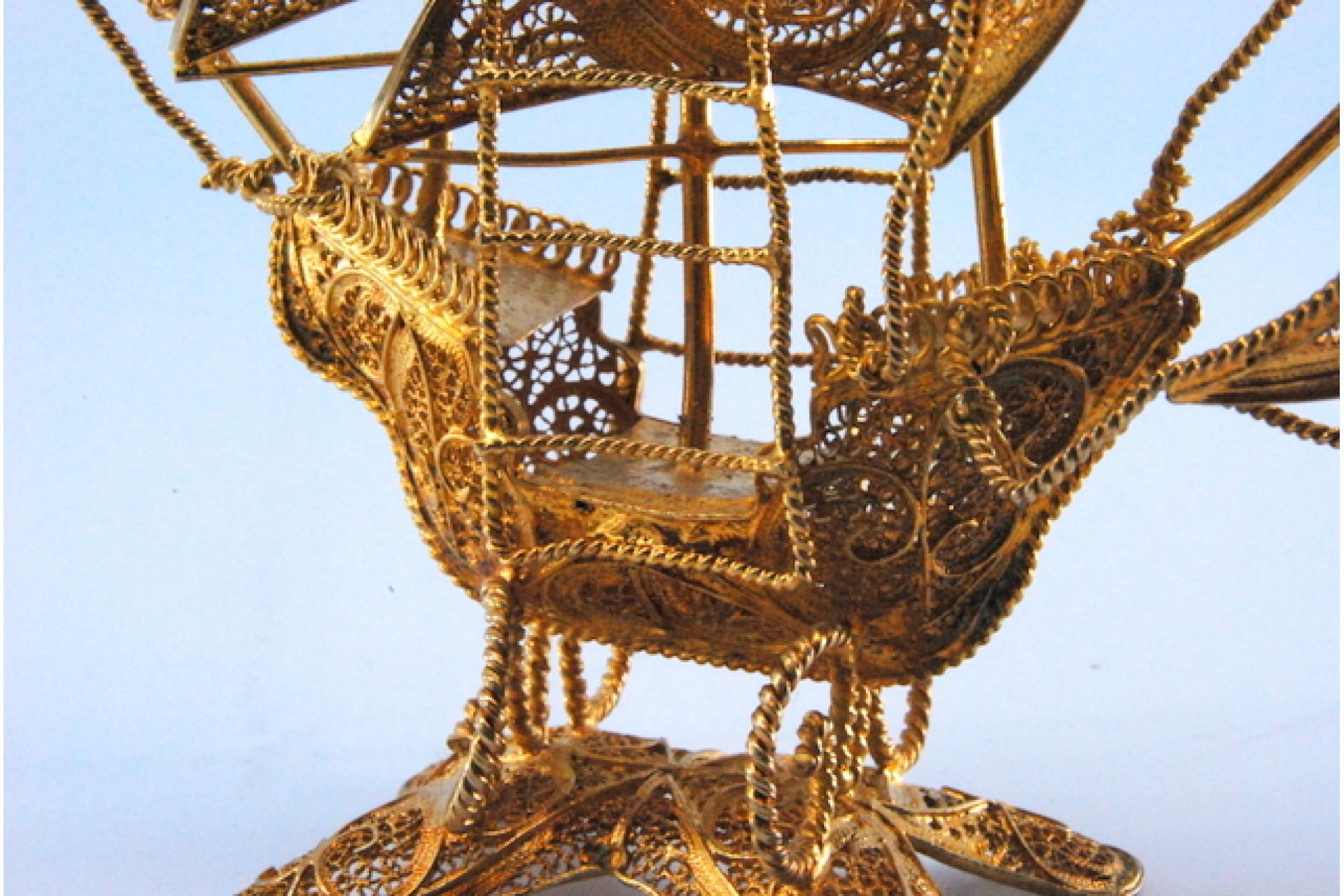Gilded filigree caravel with enameled crosses on cut-out base For Sale 2