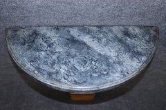 Consolle da parete dorata con piano in marmo finto italiano intagliato e verniciato