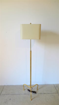 Lampadaire doré conçu par Albert Hadley