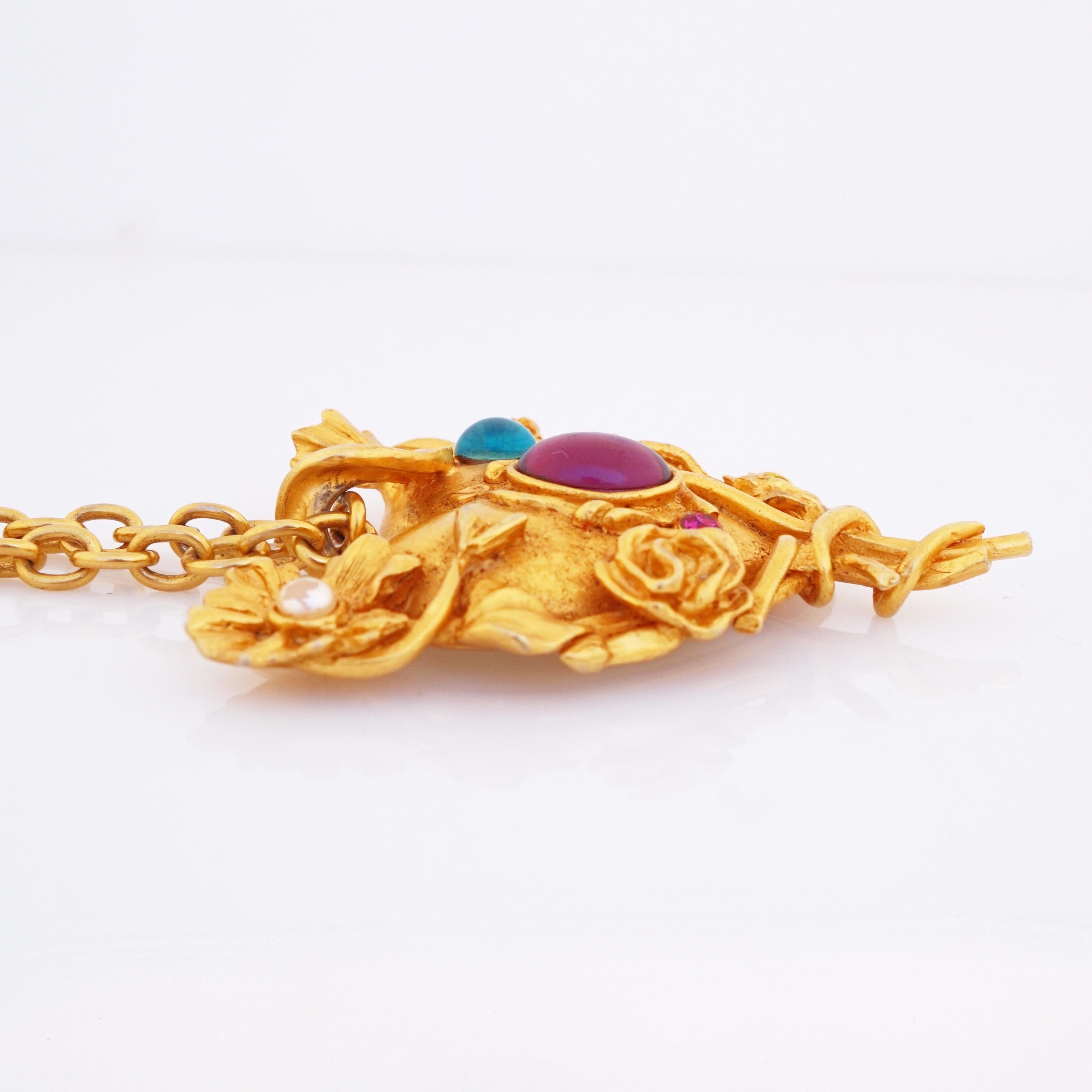 Gilded Floral Motif Heart Pendant Necklace Necklace By Christian Lacroix, 1990s In Good Condition In McKinney, TX