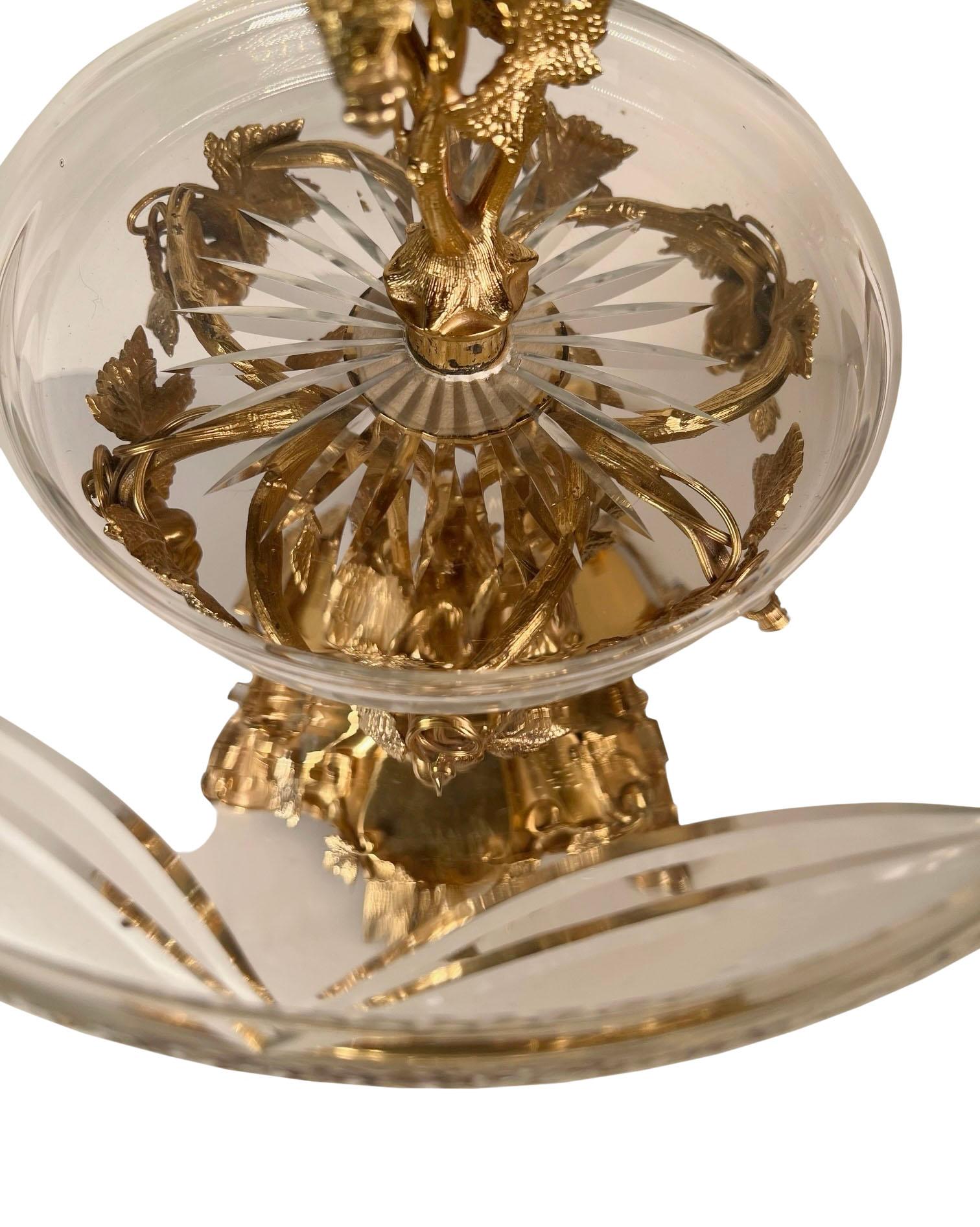 Vergoldetes französisches Kristall-Epergne im Zustand „Gut“ im Angebot in Dallas, TX