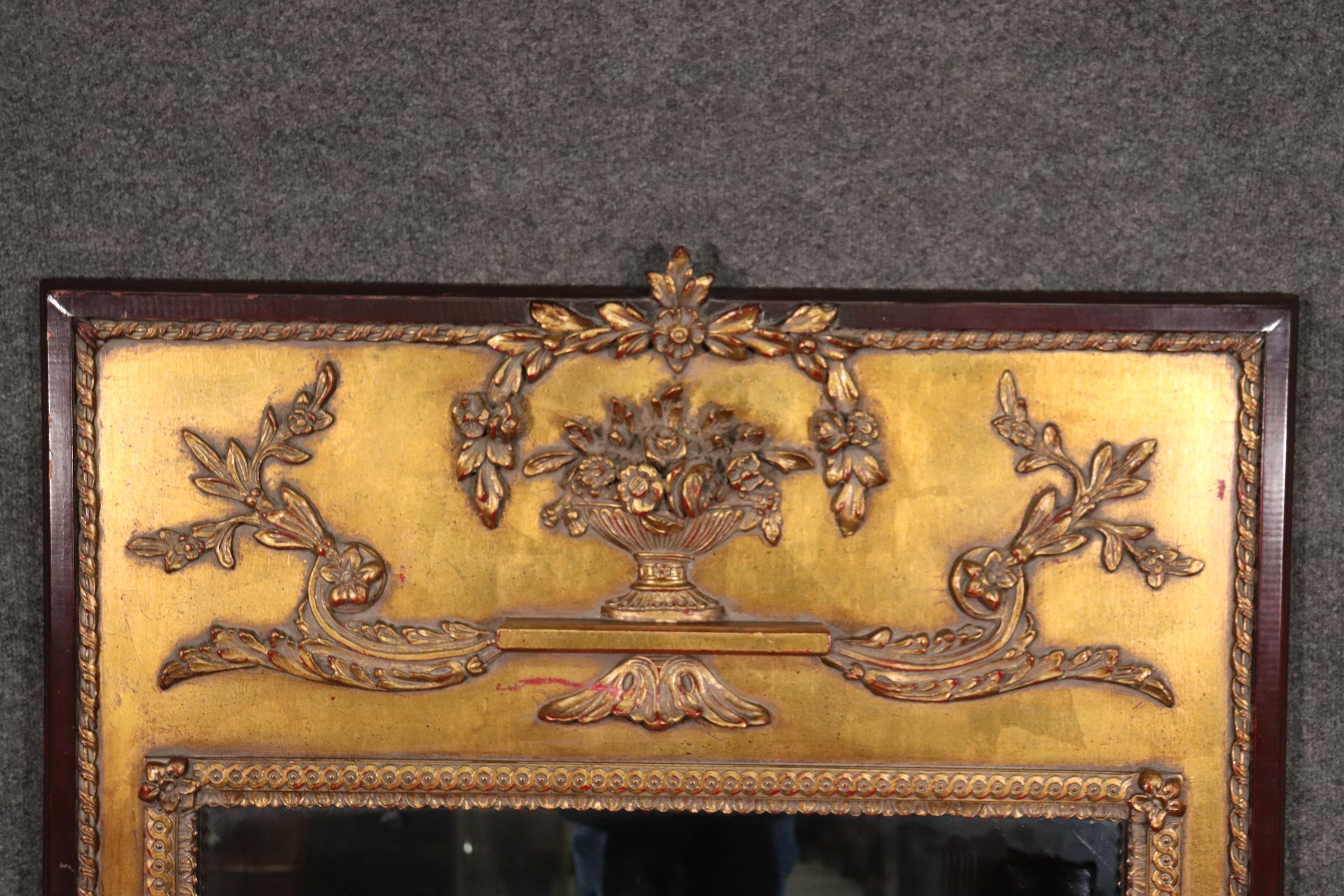 Gilded French Louis XV Wall Mirror In Good Condition In Swedesboro, NJ