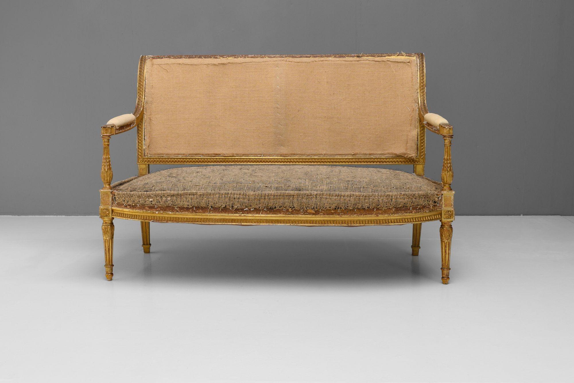 Gilded French two seat settee in original gilded finish. Circa 1900

H 88cm (SH 45cm) x W 136cm x D 73cm
