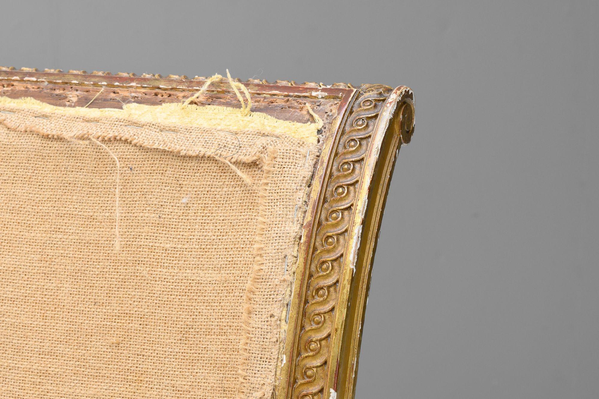 Early 20th Century Gilded French Settee For Sale