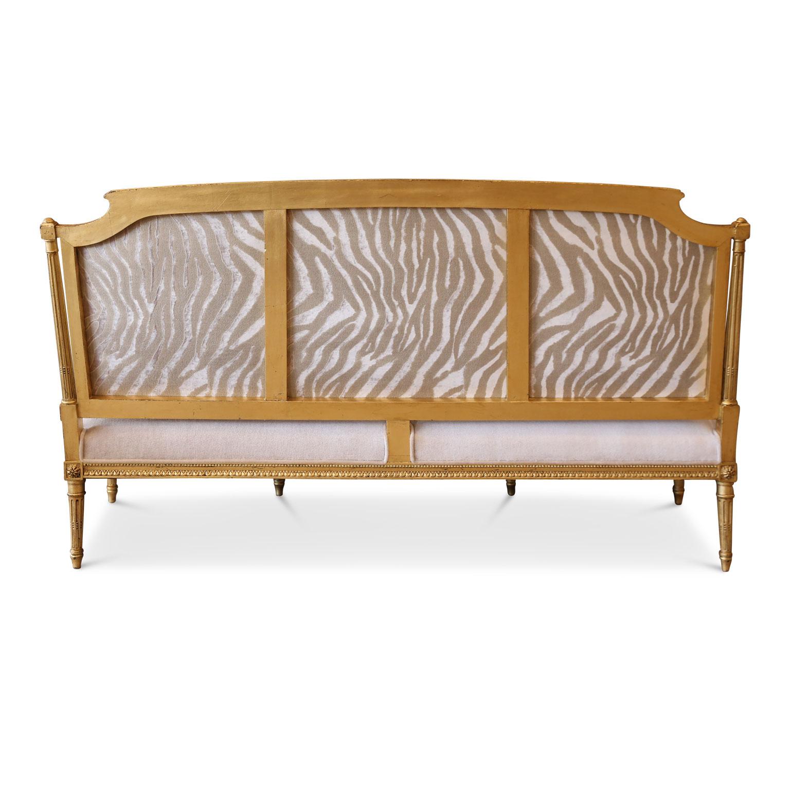 Gilded French Settee In Excellent Condition In Houston, TX