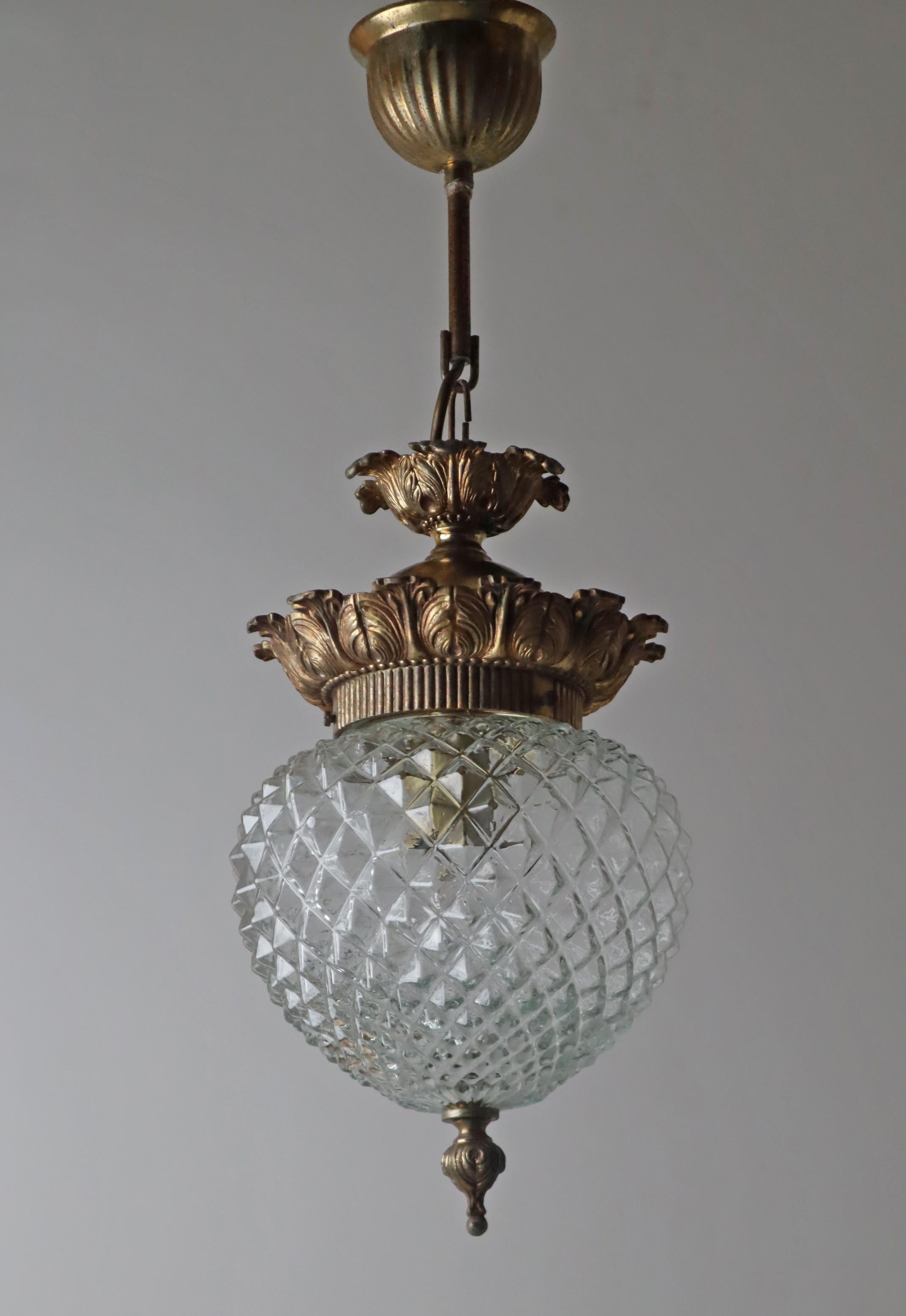 Belgian Gilded Hollywood Regency Pineapple Lantern Lamp, Belgium 1970s For Sale