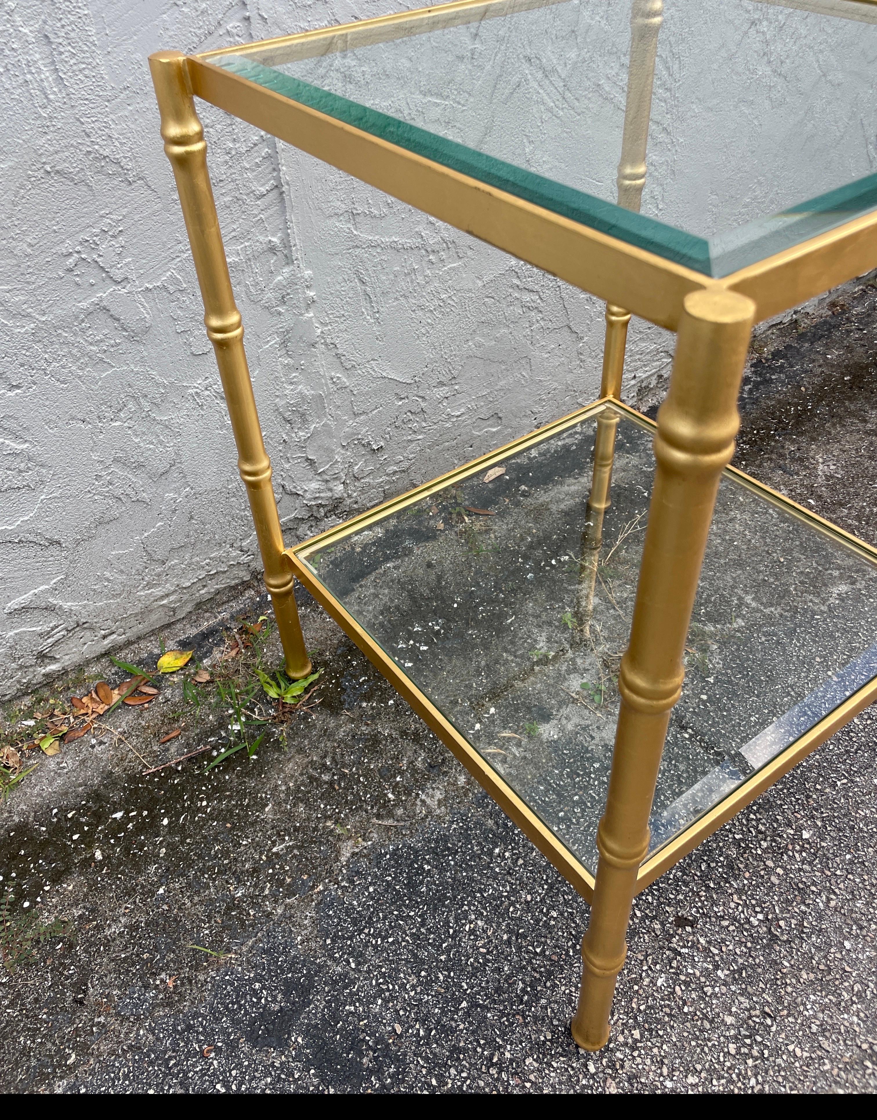 Doré Table dorée de style Hollywood Regency en fer de faux bambou en vente
