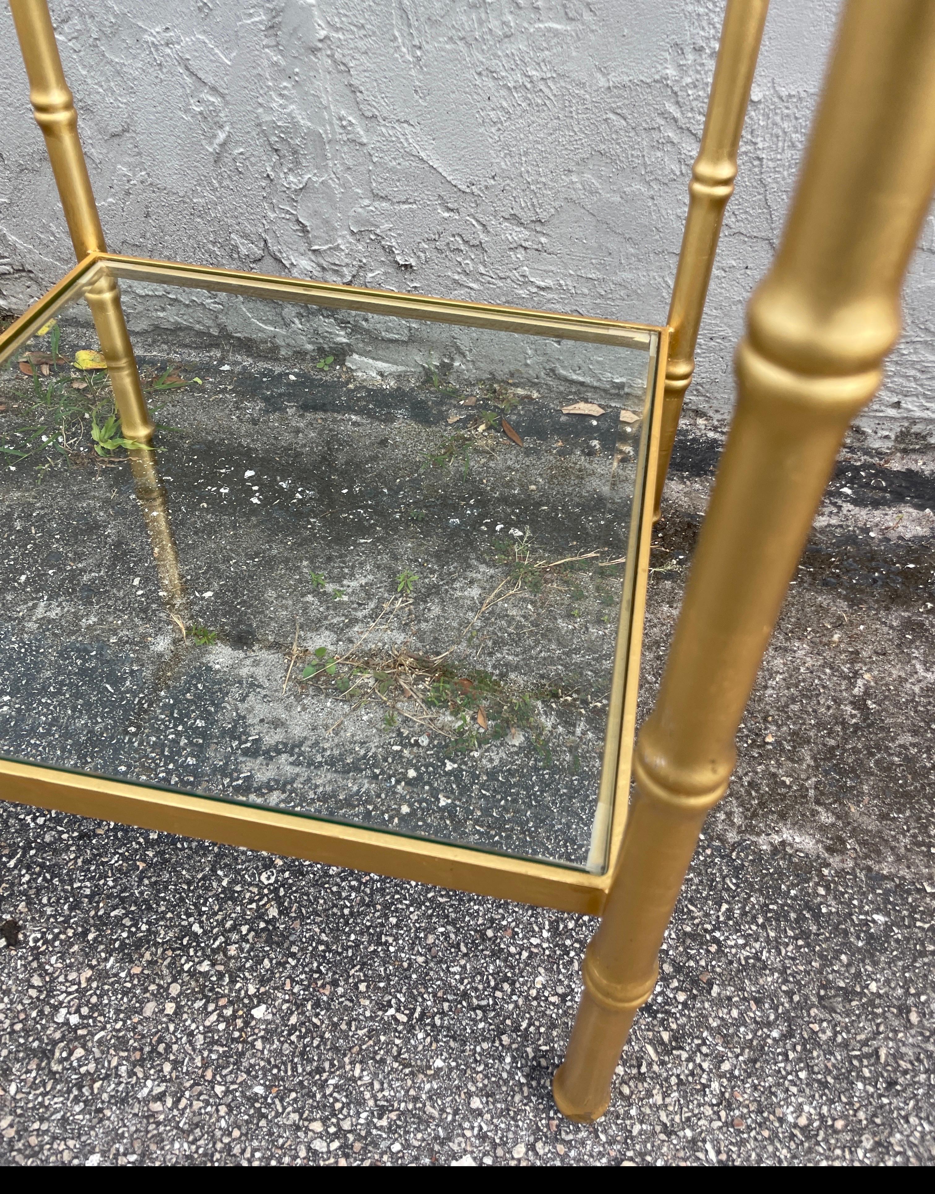 Fer Table dorée de style Hollywood Regency en fer de faux bambou en vente