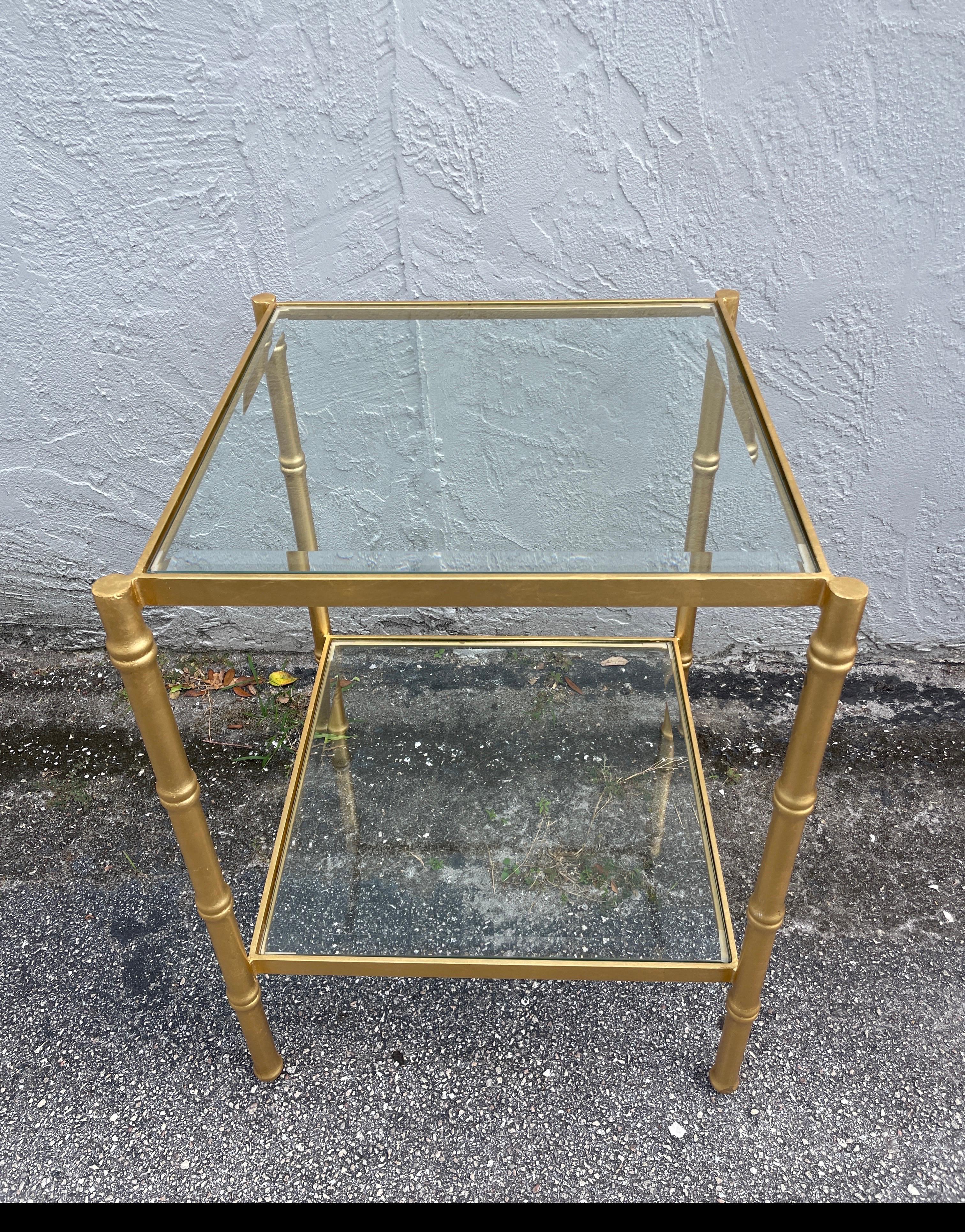 Table dorée de style Hollywood Regency en fer de faux bambou en vente 1