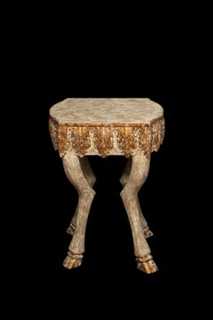 Tavolino con gambe dorate "Hoofy" di Creel and Gow 21.5 "H.