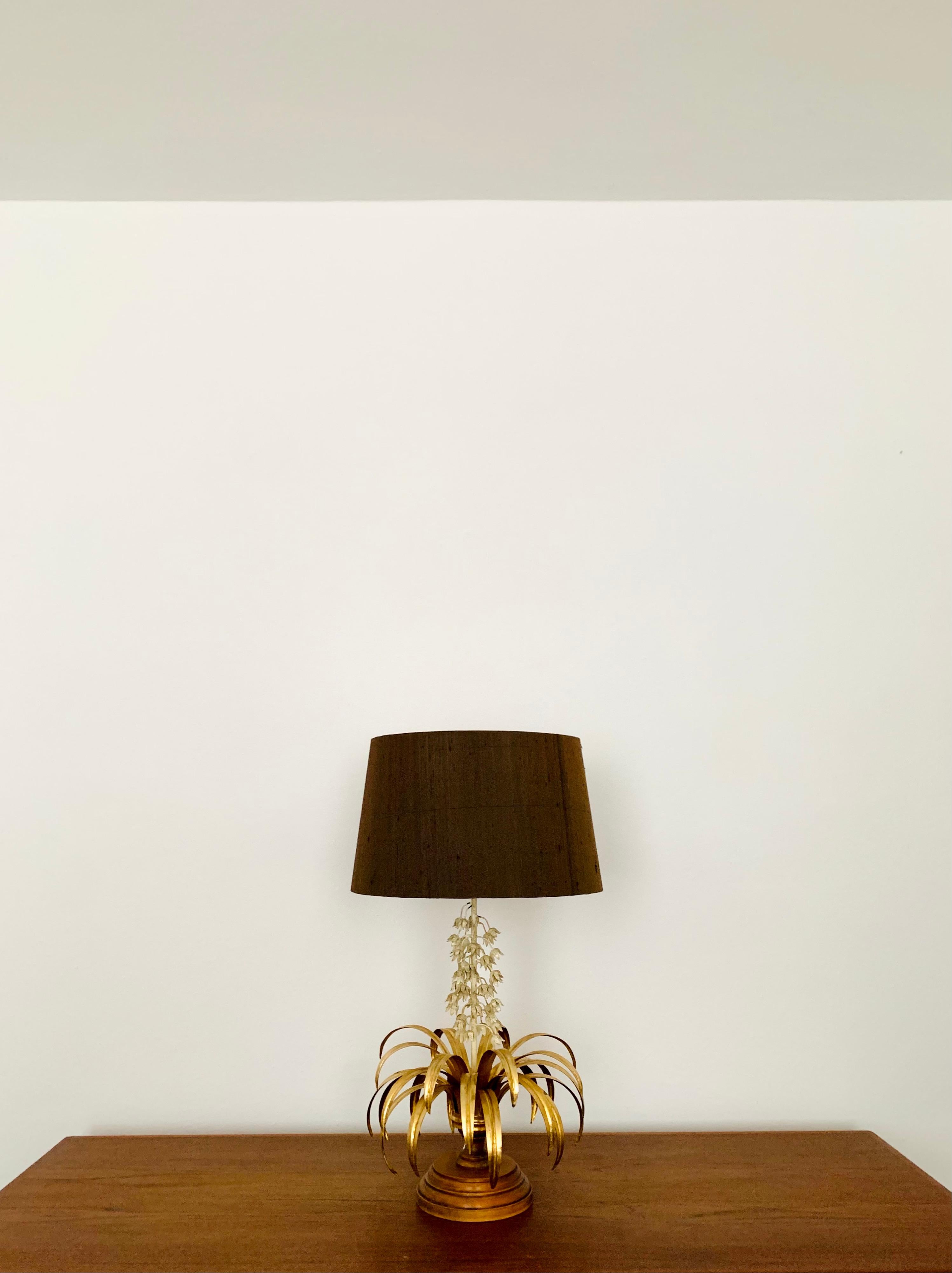 italien Lampe de table dorée de style régence hollywoodienne par Hans Kögl en vente