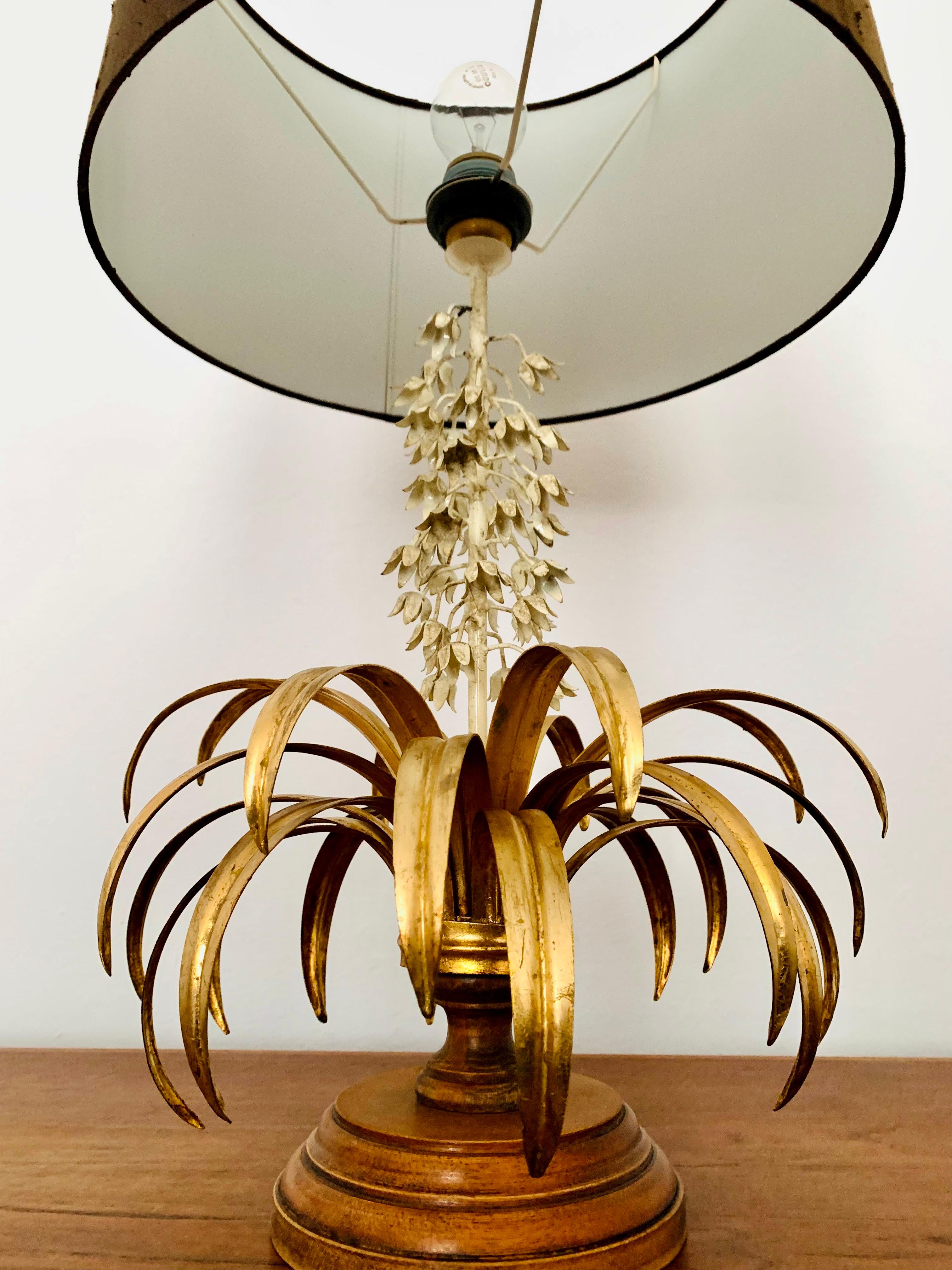 Lampe de table dorée de style régence hollywoodienne par Hans Kögl Bon état - En vente à München, DE