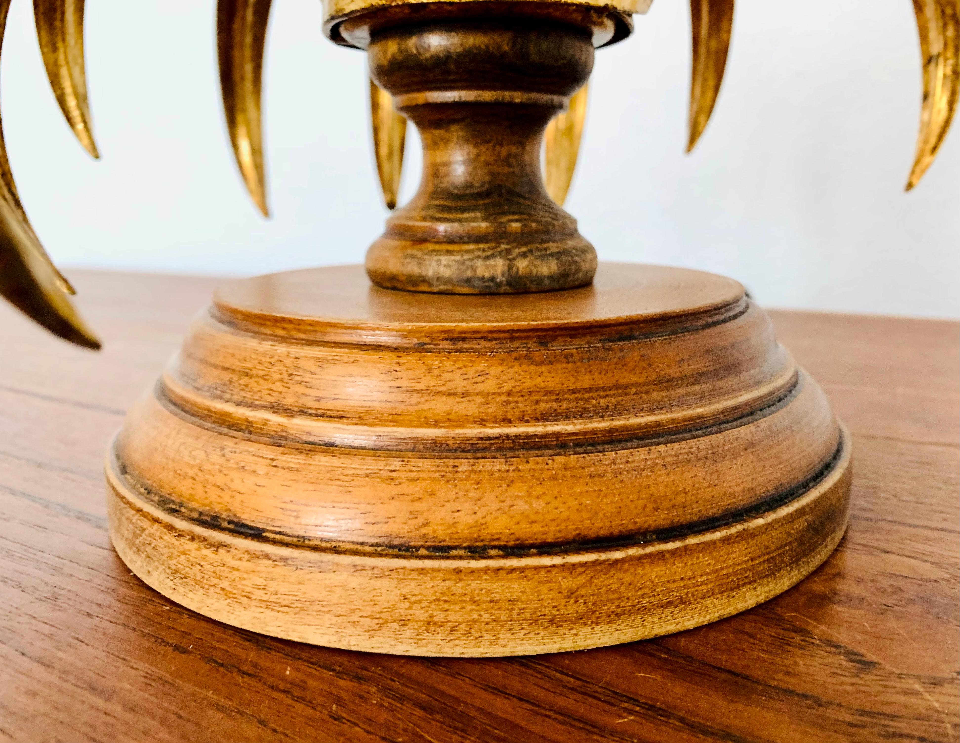 Lampe de table dorée de style régence hollywoodienne par Hans Kögl en vente 1