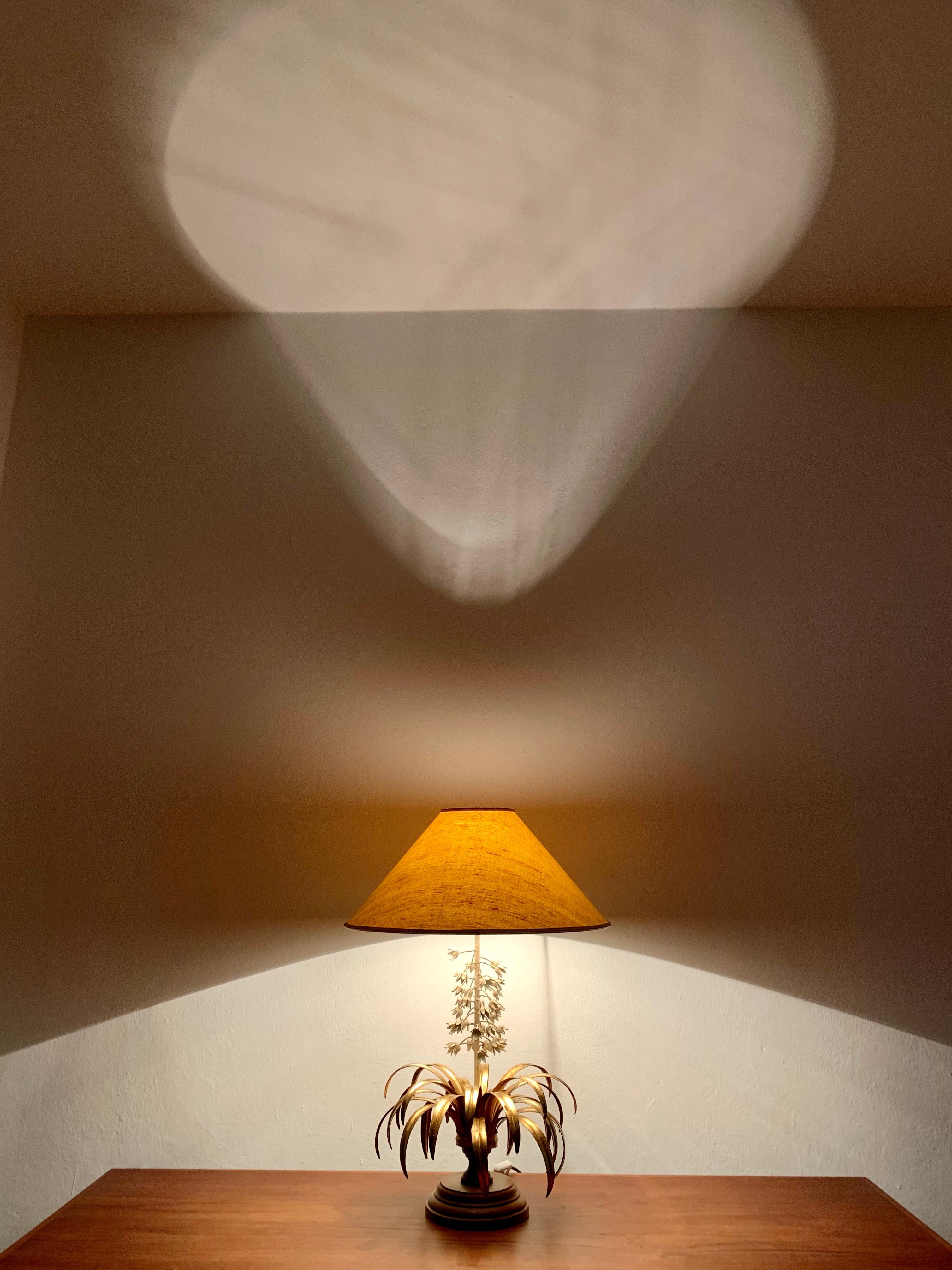 Gilded Italian Hollywood Regency Table Lamp by Hans Kögl For Sale 4