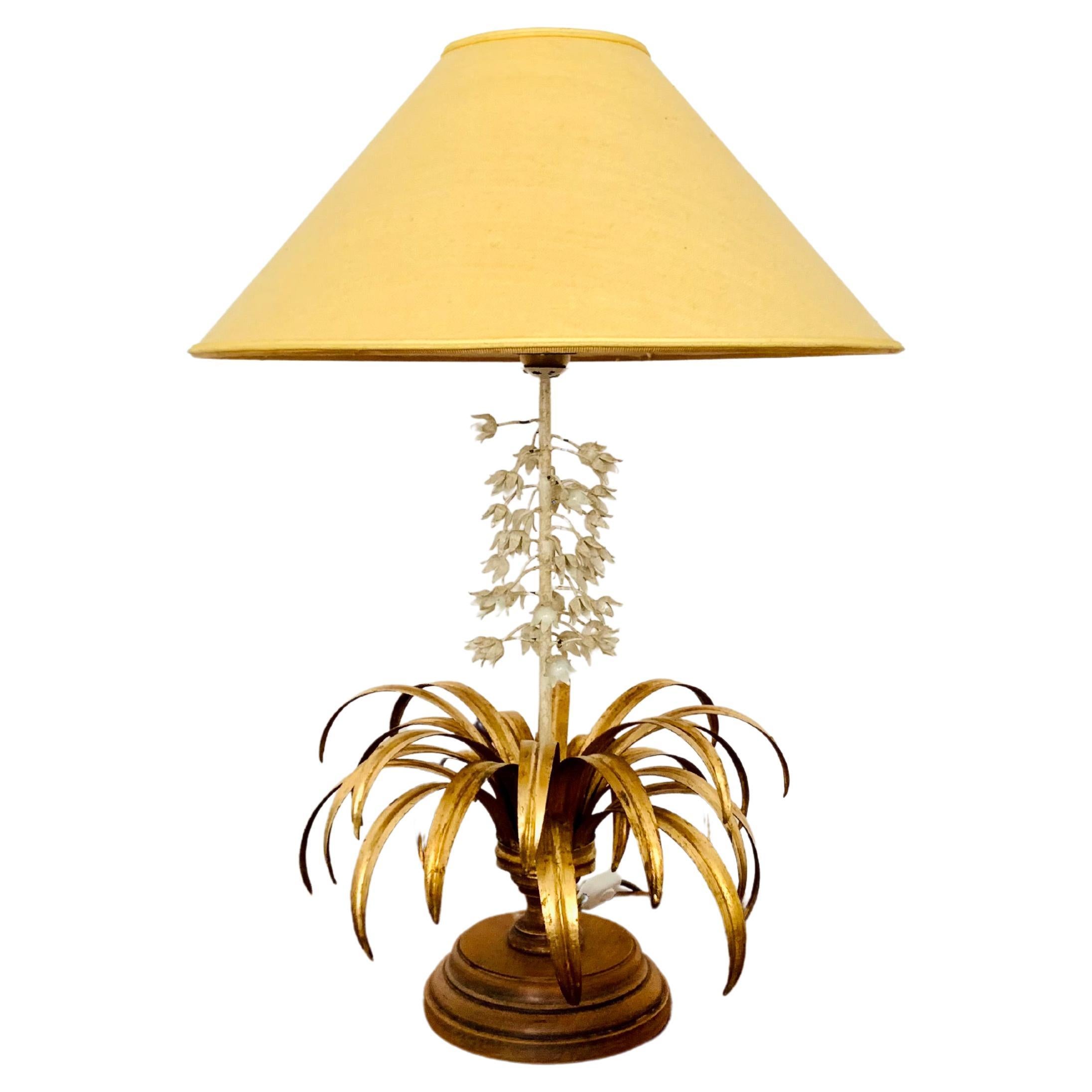 Gilded Italian Hollywood Regency Table Lamp by Hans Kögl For Sale