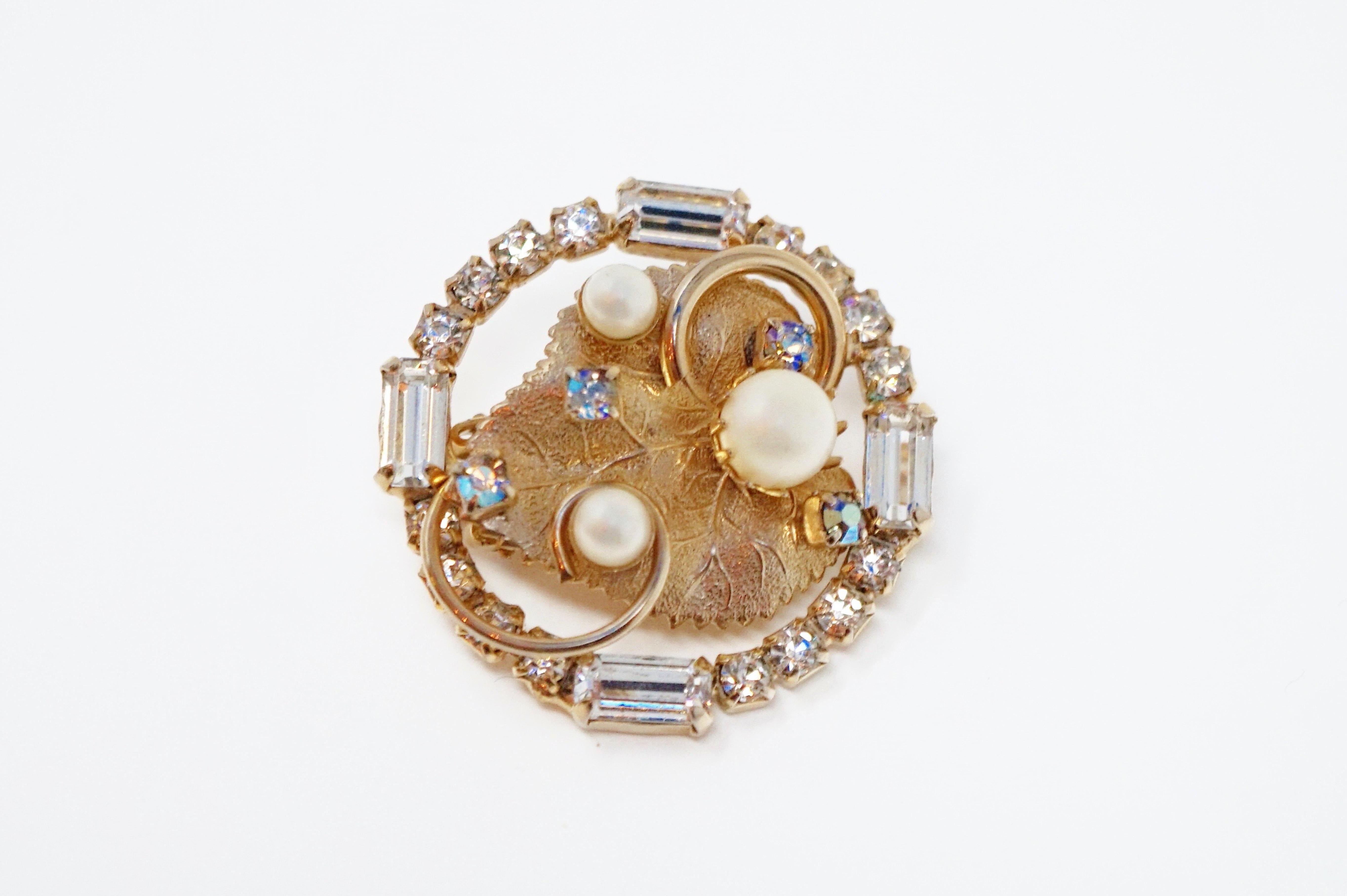 Blattvergoldete Strass-Ohrringe von Hobé, signiert CIRCA 1950er Jahre im Angebot 2