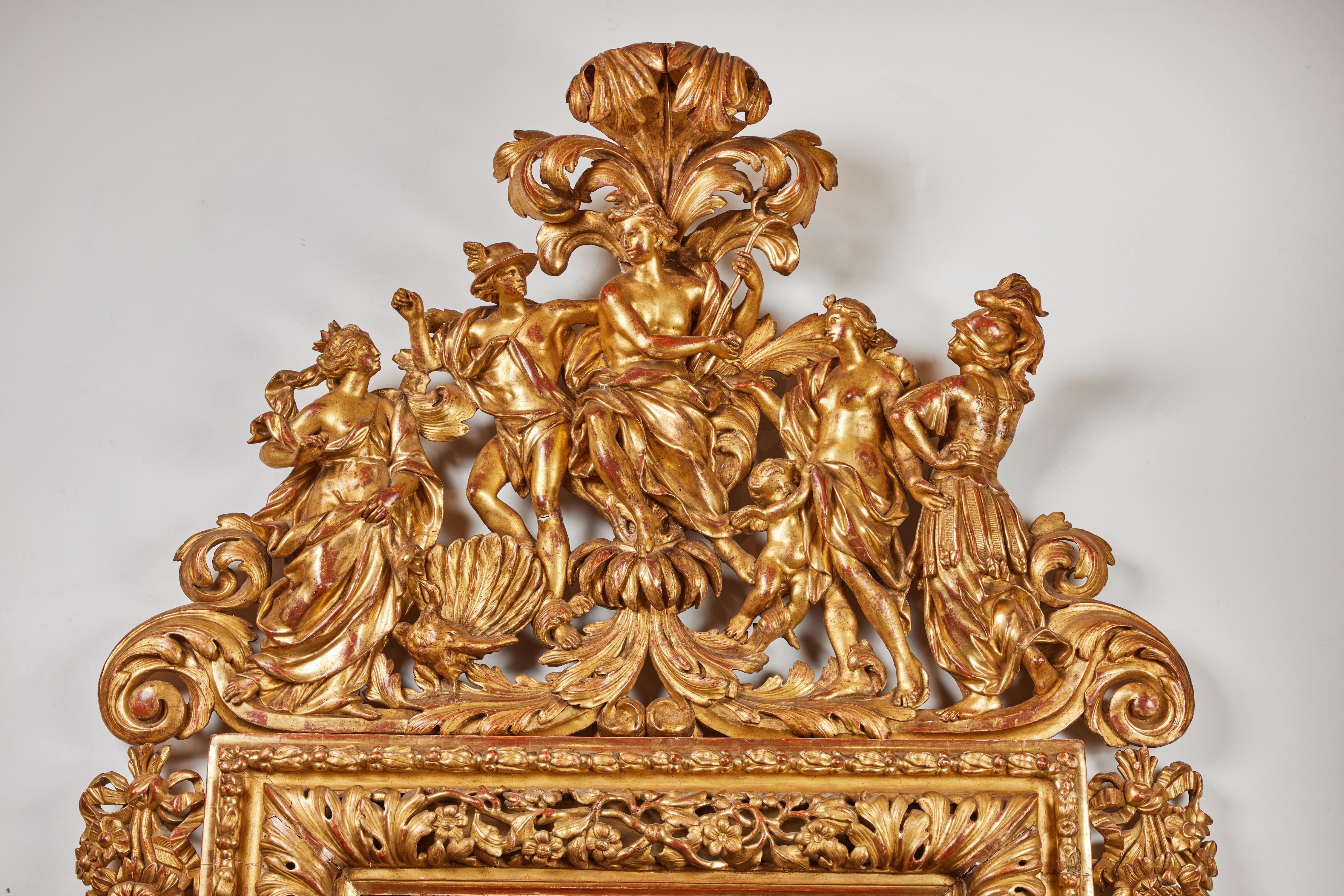 Sculpté à la main Miroir doré de style Louis XIV en vente