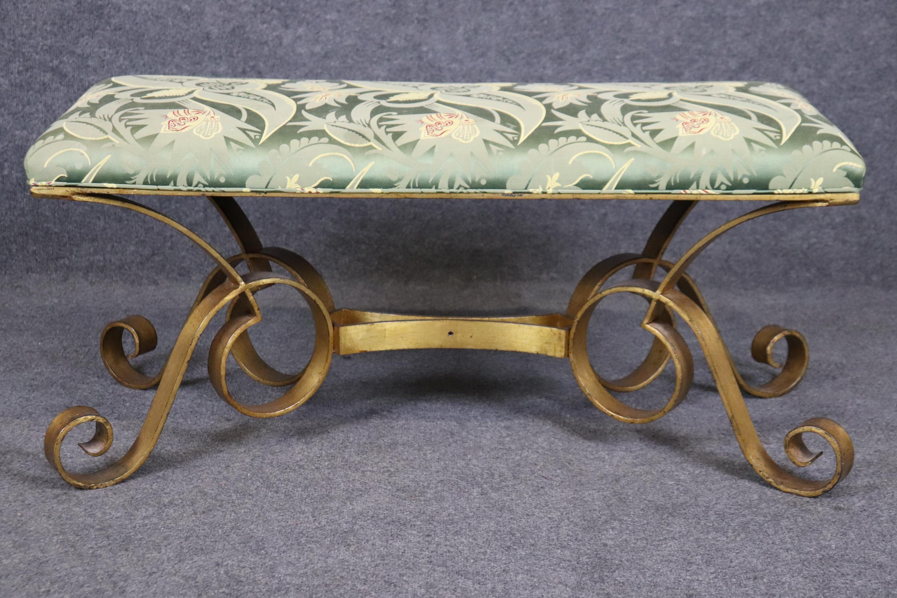 Hollywood Regency Tabouret de banc de style Régence italienne en fer forgé avec métal doré, vers 1950 en vente